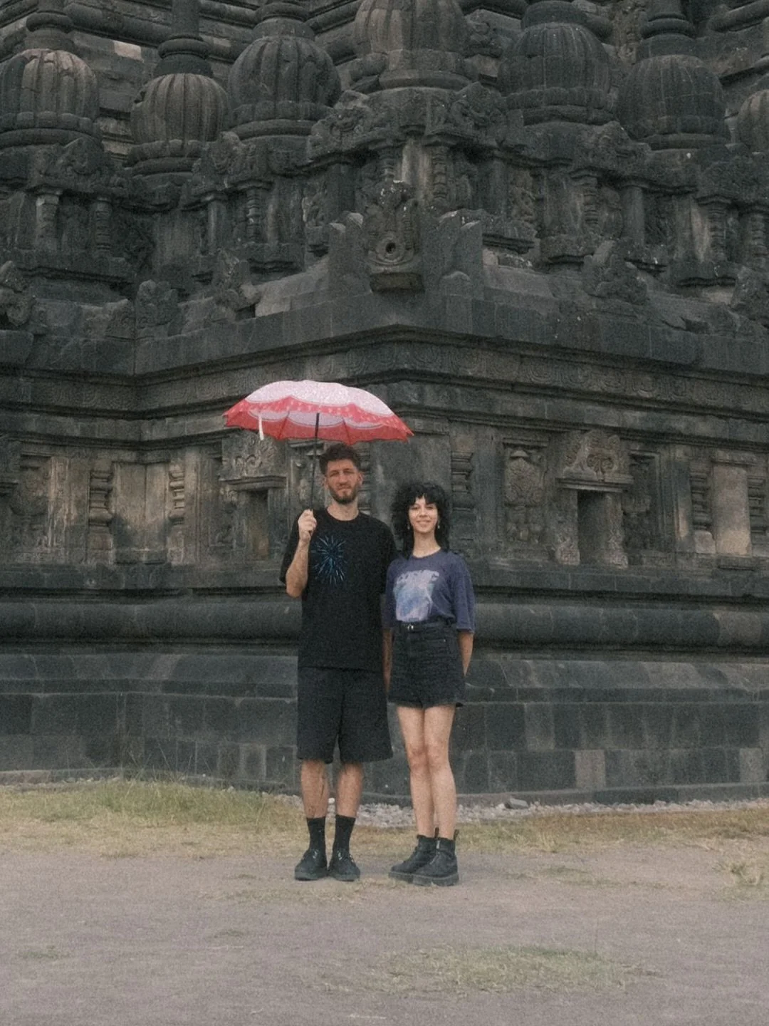 @koshinmoon is playing their Paris album release show tonight at @letrabendo!! So grateful for all the love we&rsquo;ve been hearing about the album. 🫶

Tonight is definitely going to be special. They&rsquo;ve had an insane run of shows this year ac