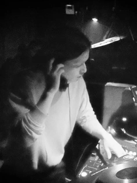 Last year in Kyoto I went digging for records at Honto ほんとレコード. Walking up the stairwell I could already hear a thumping bassline coming from inside the shop. The track played for most of my dig, and eventually I had to ask the owner who it was by. H