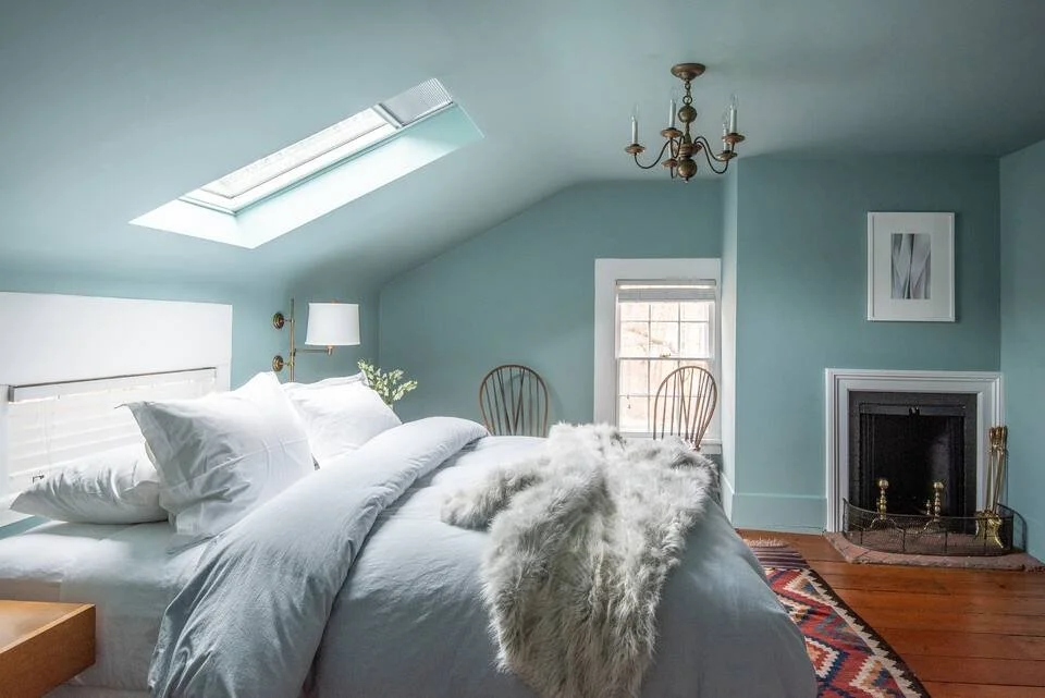 farm house + garden cottage - skyline room