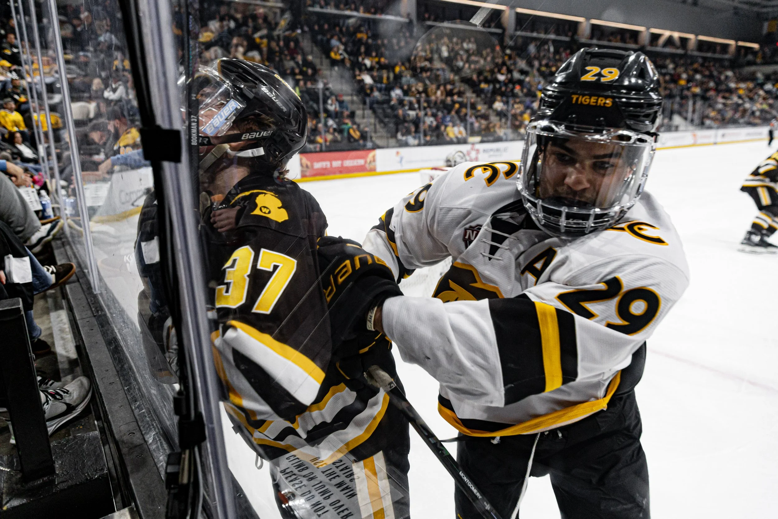 260221-CC-Hockey-vs-WMU-139.jpg