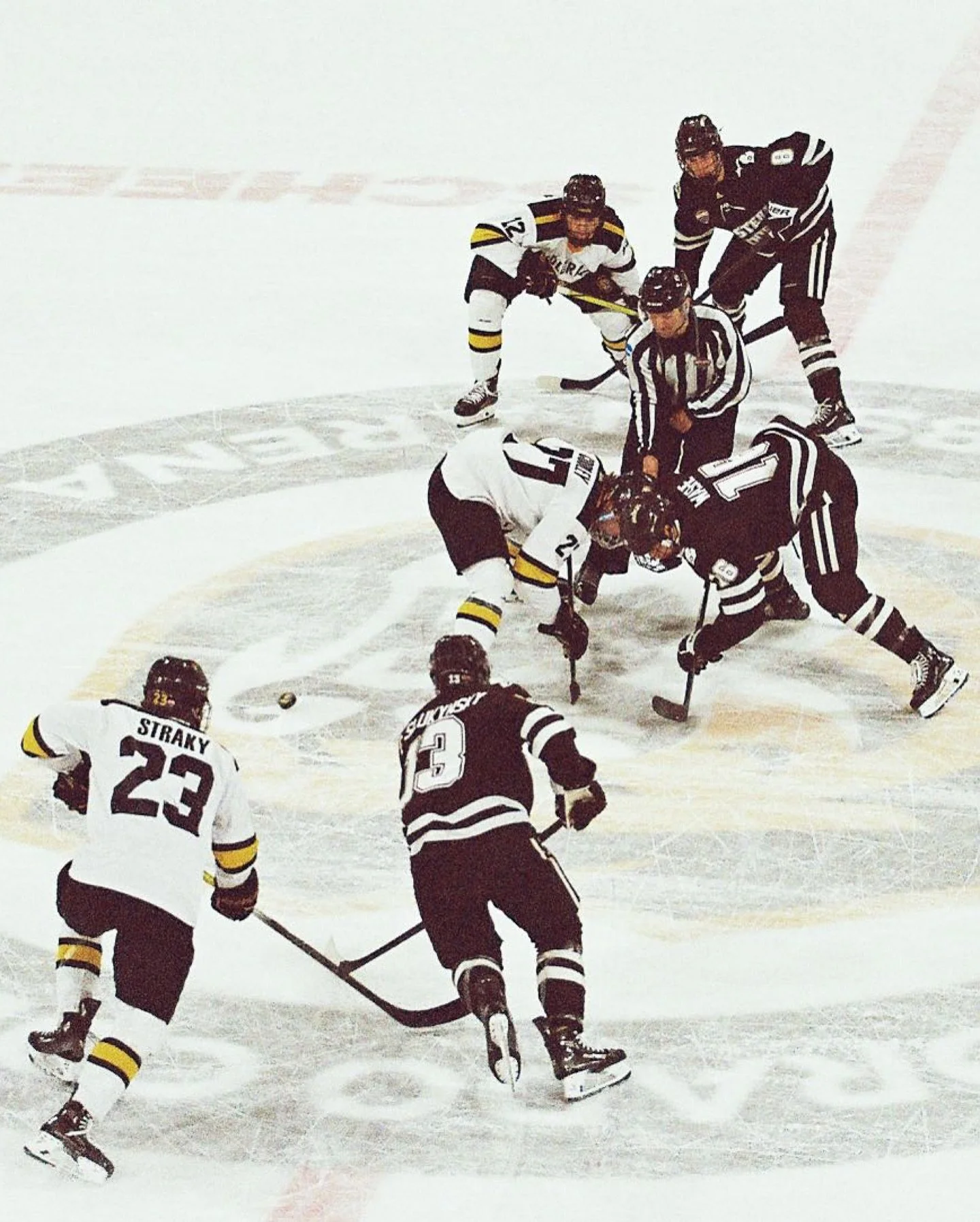 Throwback to last weekend&rsquo;s win in Robson on film. 🎞️ 📷

#cctigers #hockeyphotos #sportsonfilm #filmphotography