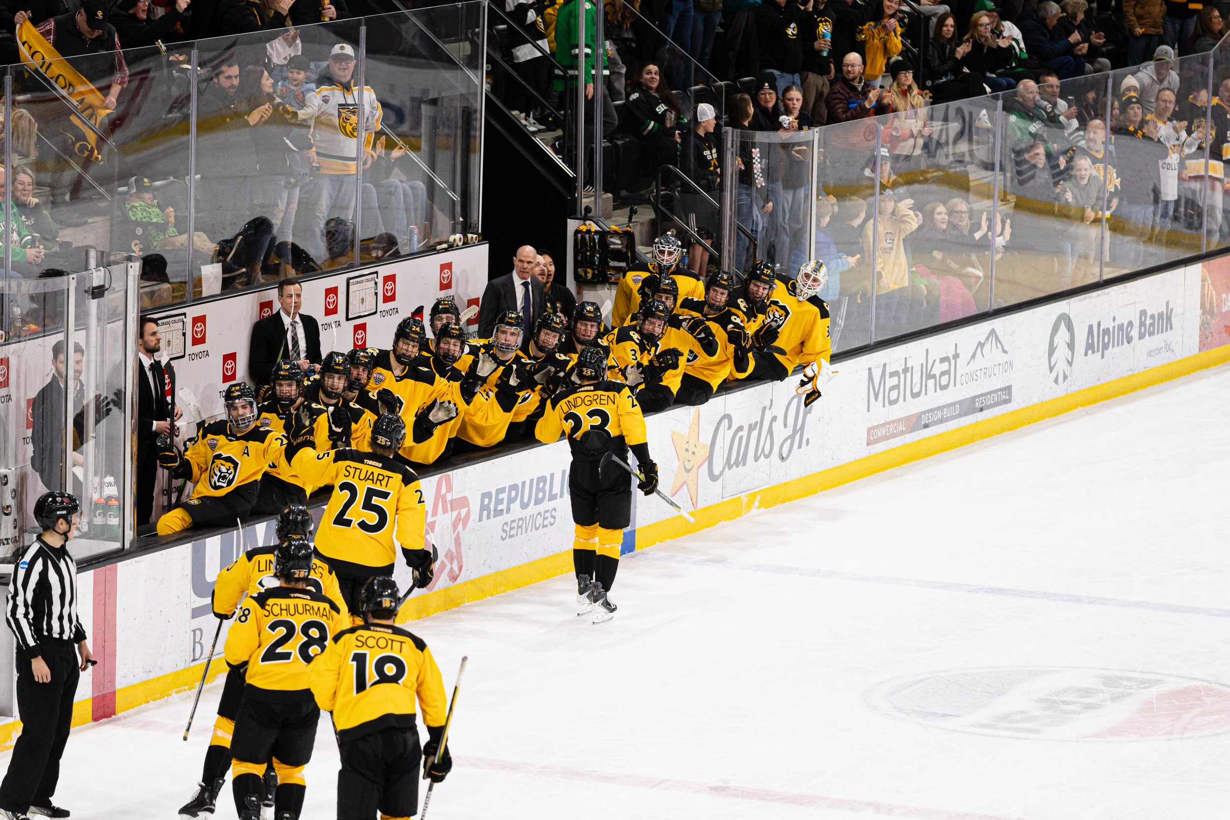 260110-CC-Hockey-vs-UND-122.jpg