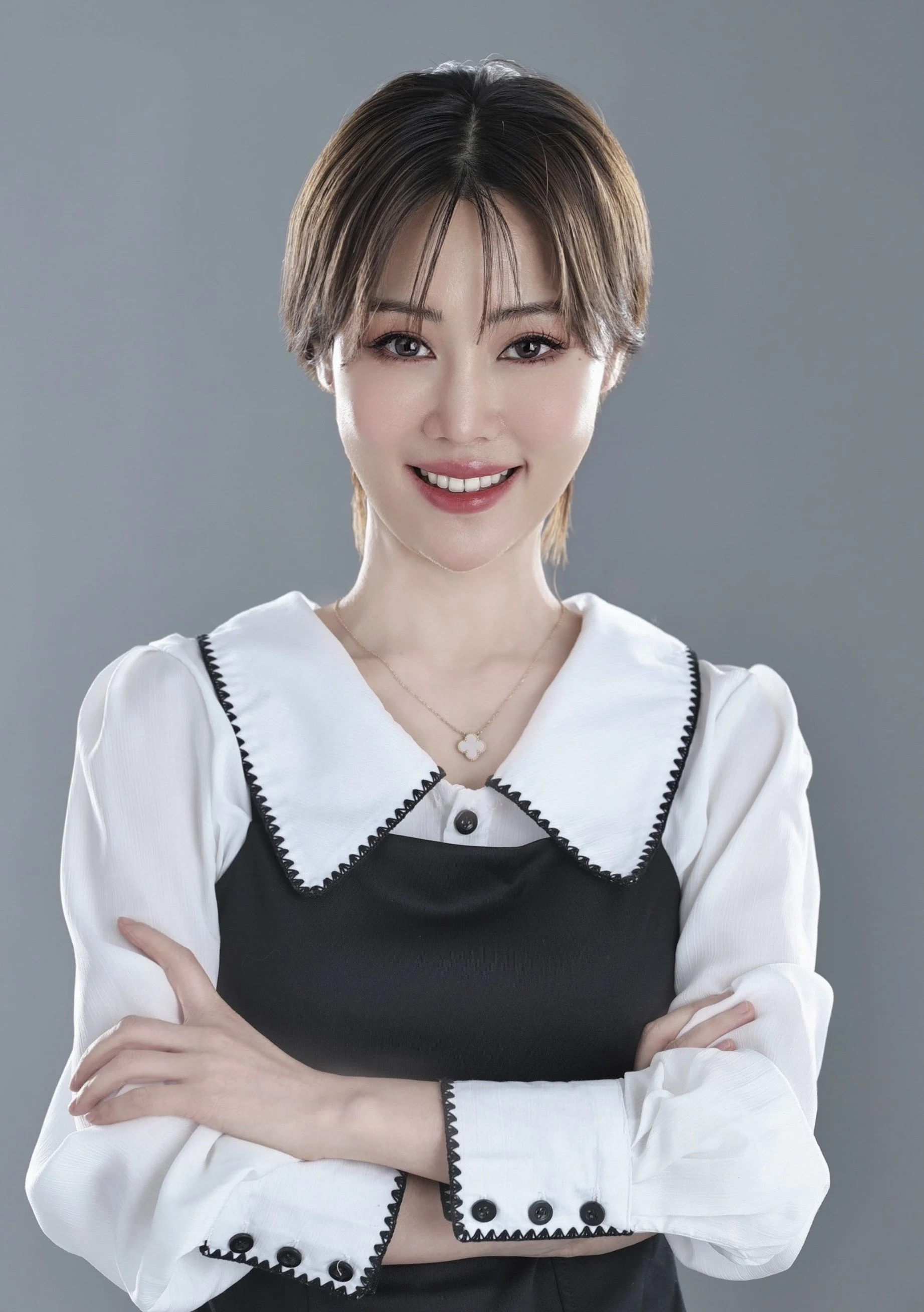 "Professional portrait of Yiyi, expert PMU artist at Yeajion Permanent Makeup, Diamond Bar, CA."