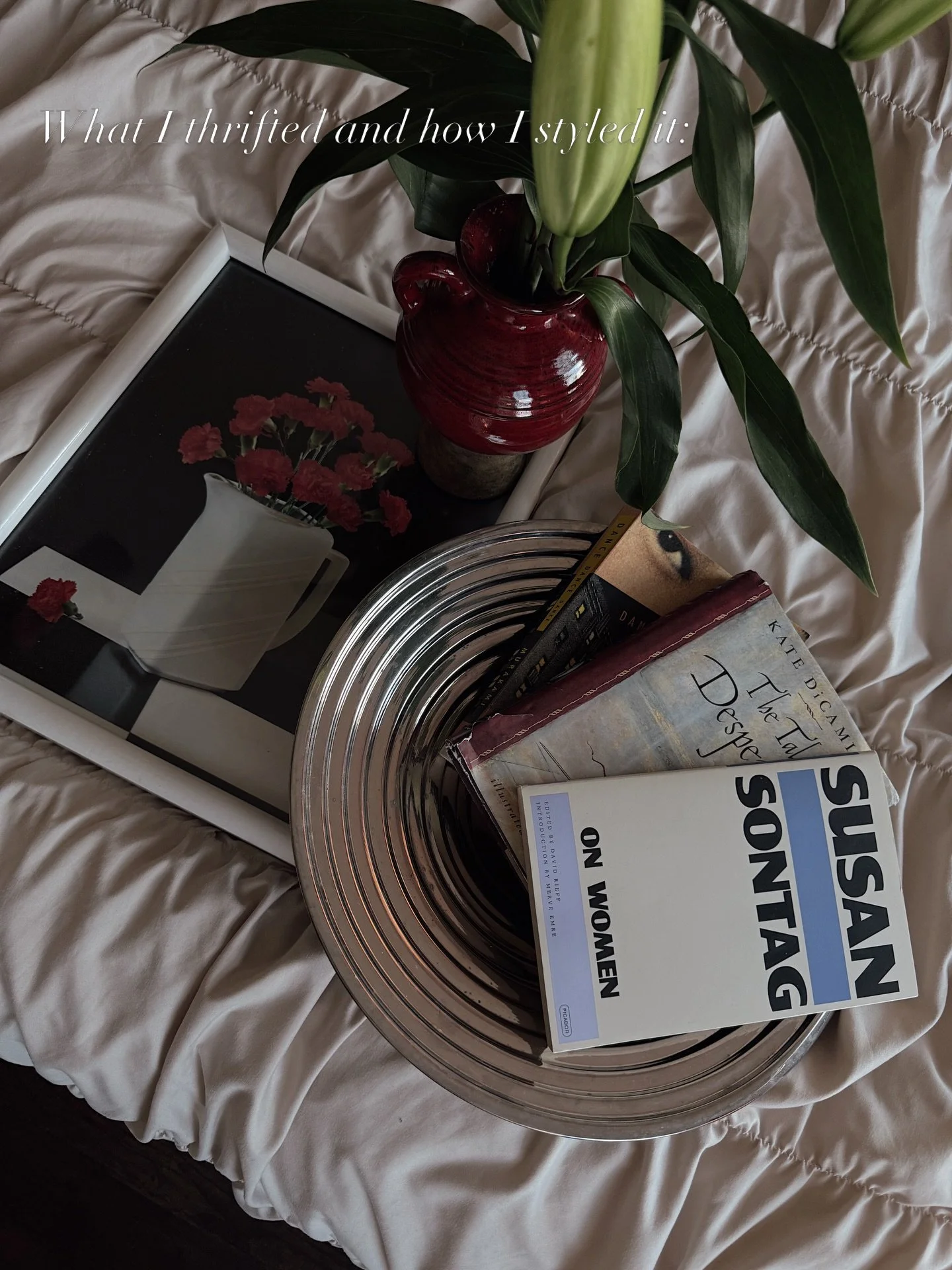 A little thrift haul and how I styled things in my room 🌹 I&rsquo;ve been looking for the right bowl for so long to keep all my purse trinkets in and I love the one I found! And then just some extra goodies :)