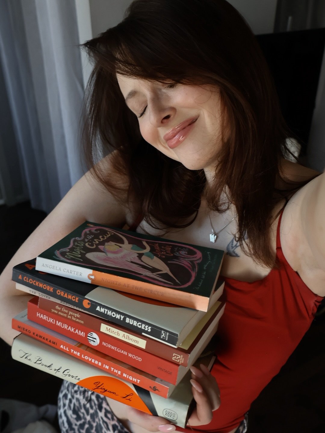 A book stack I&rsquo;m keeping by my bedside table so I can read them when I have more time🌟!!!! I have to stay locked in so I finish grad school strong buuuuut I&rsquo;m feeling tempted to just read instead 💛💛💛