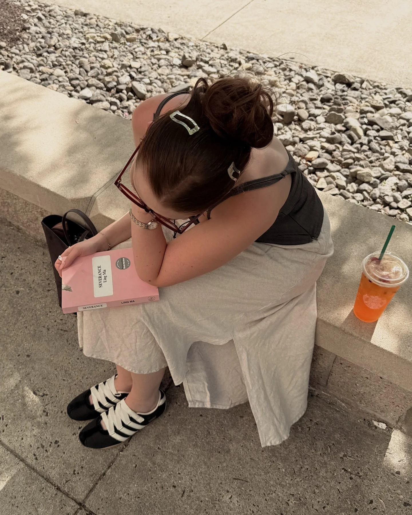 someone check the uv 🌞

📖: Severance by Ling Ma