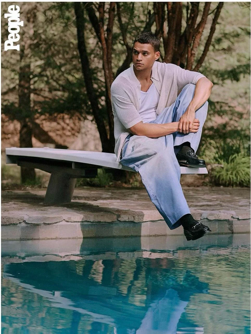 SHOOT LOCATION TSM14CT |modernist architect paul rudolph design circa 1957 | yellow + orange facade | 4 acres overlooking a river | expansive swimming pool with diving board | massive stone fireplace | 📷 @_isaacanthony for 
@people |jennylandeyprodu