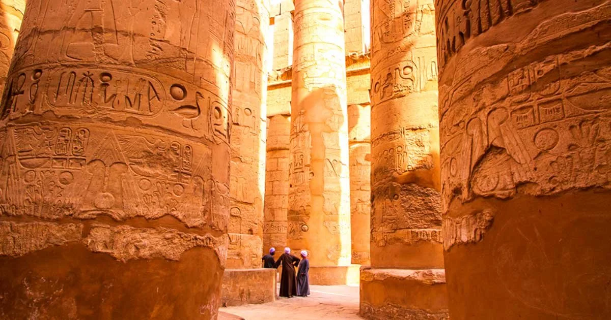Egypt - Temple of Karnak interior.jpg