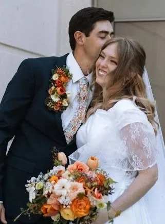 Ella june Gardens spring flowers photographed by Mae Decker @maedecker_photos