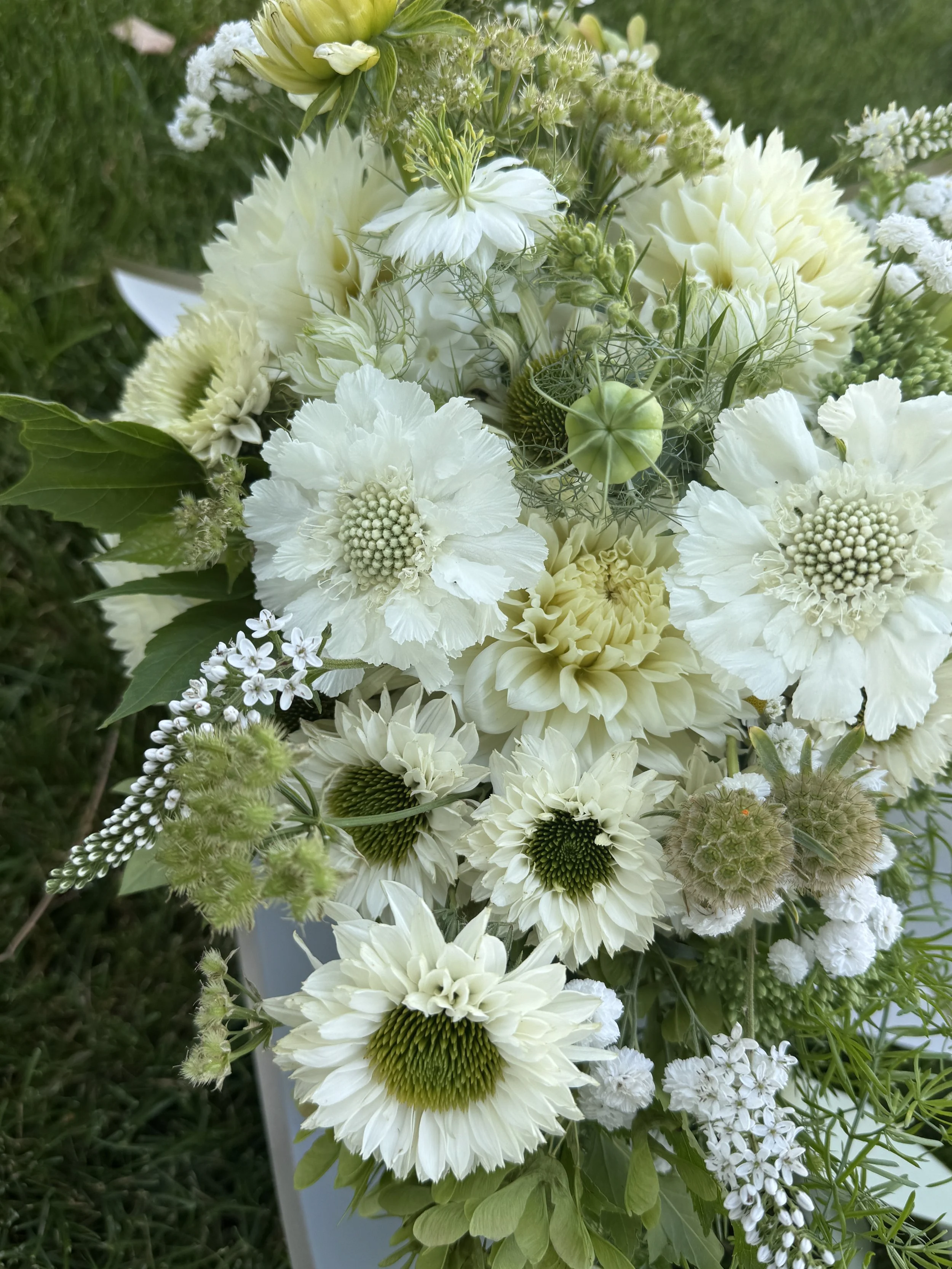 White & Green Summer Bridal Bouquet Bout combo