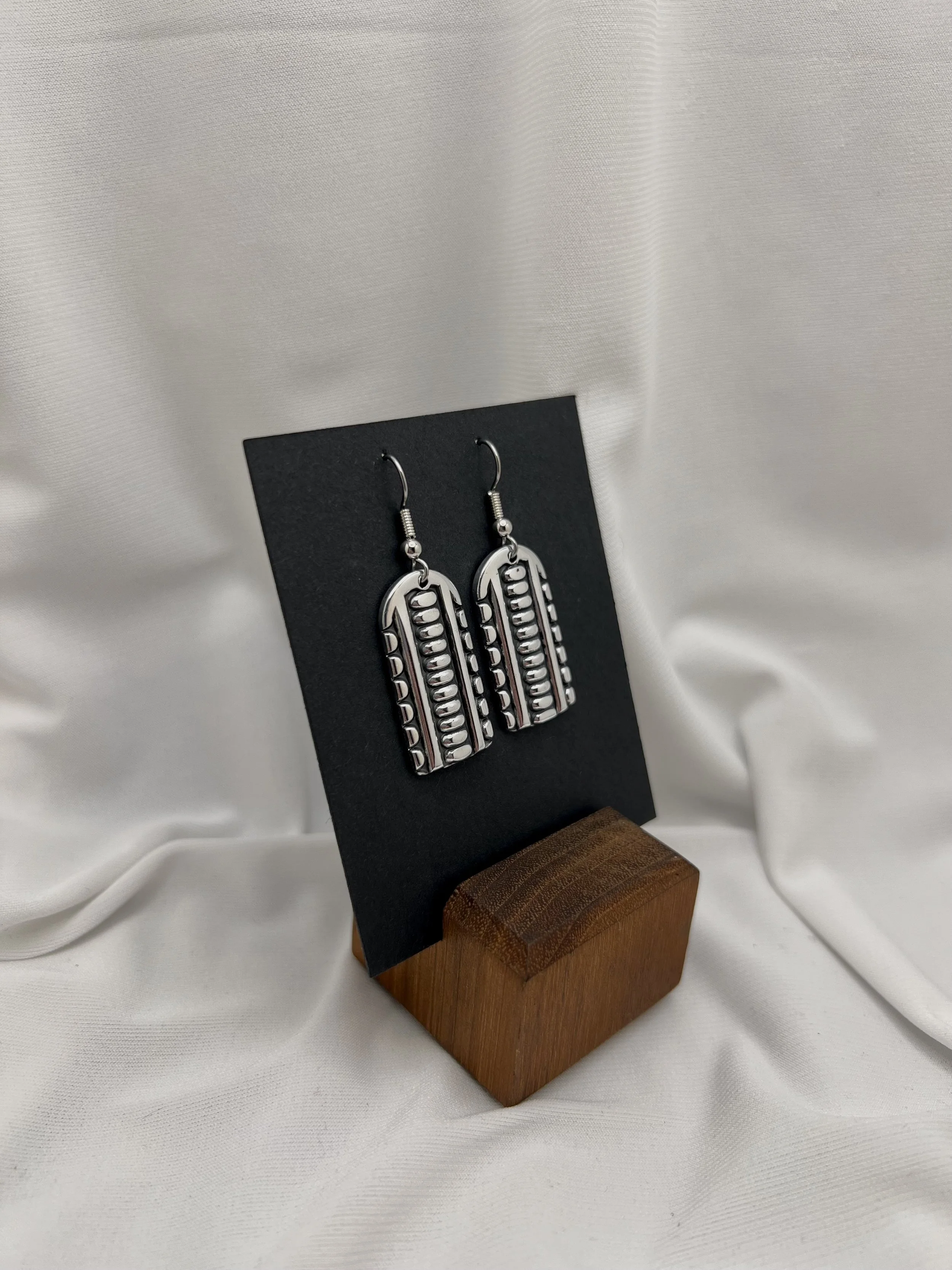 S Bold Patterned Window Earrings
