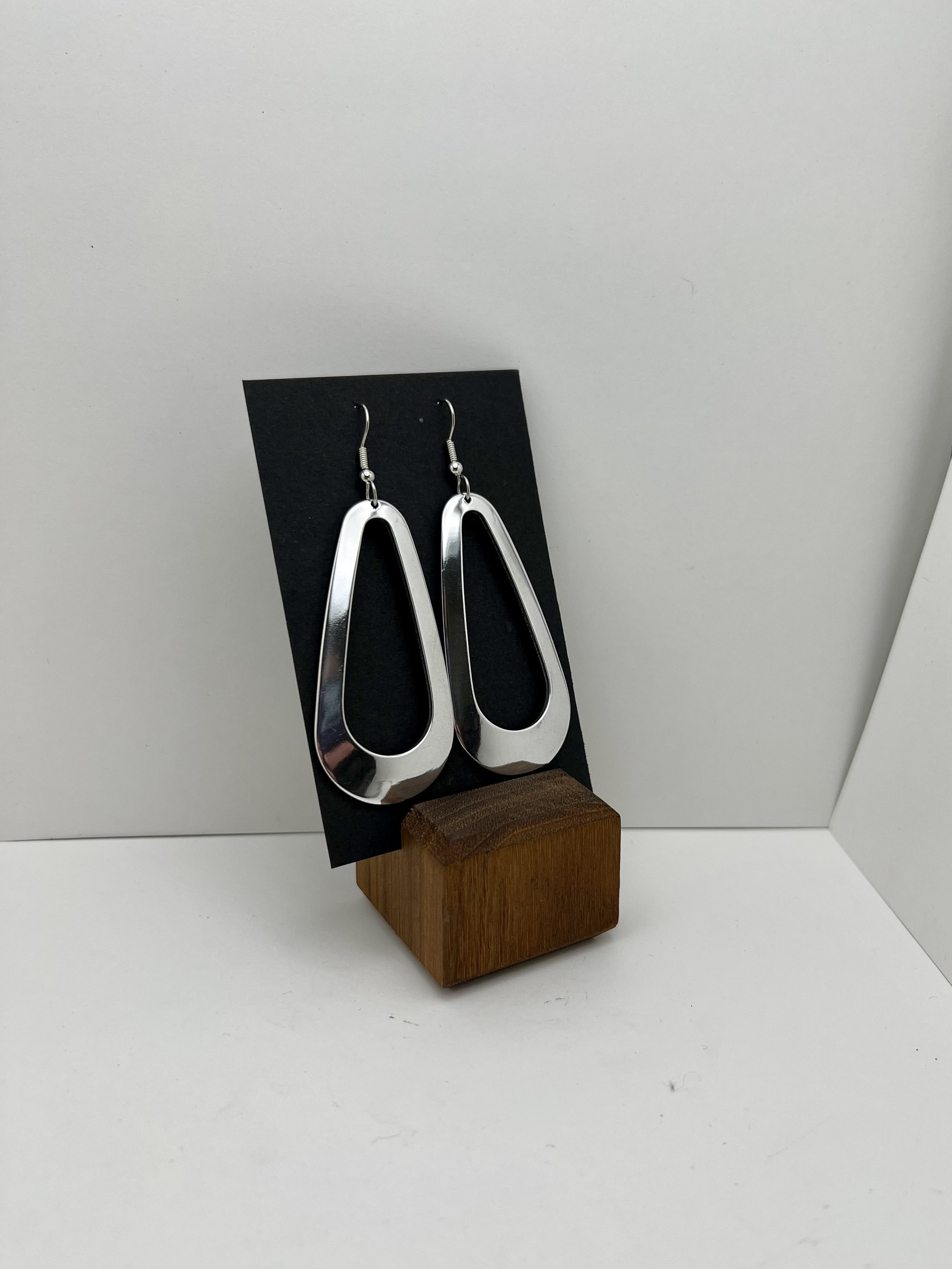 XL Plain Teardrop Hoop