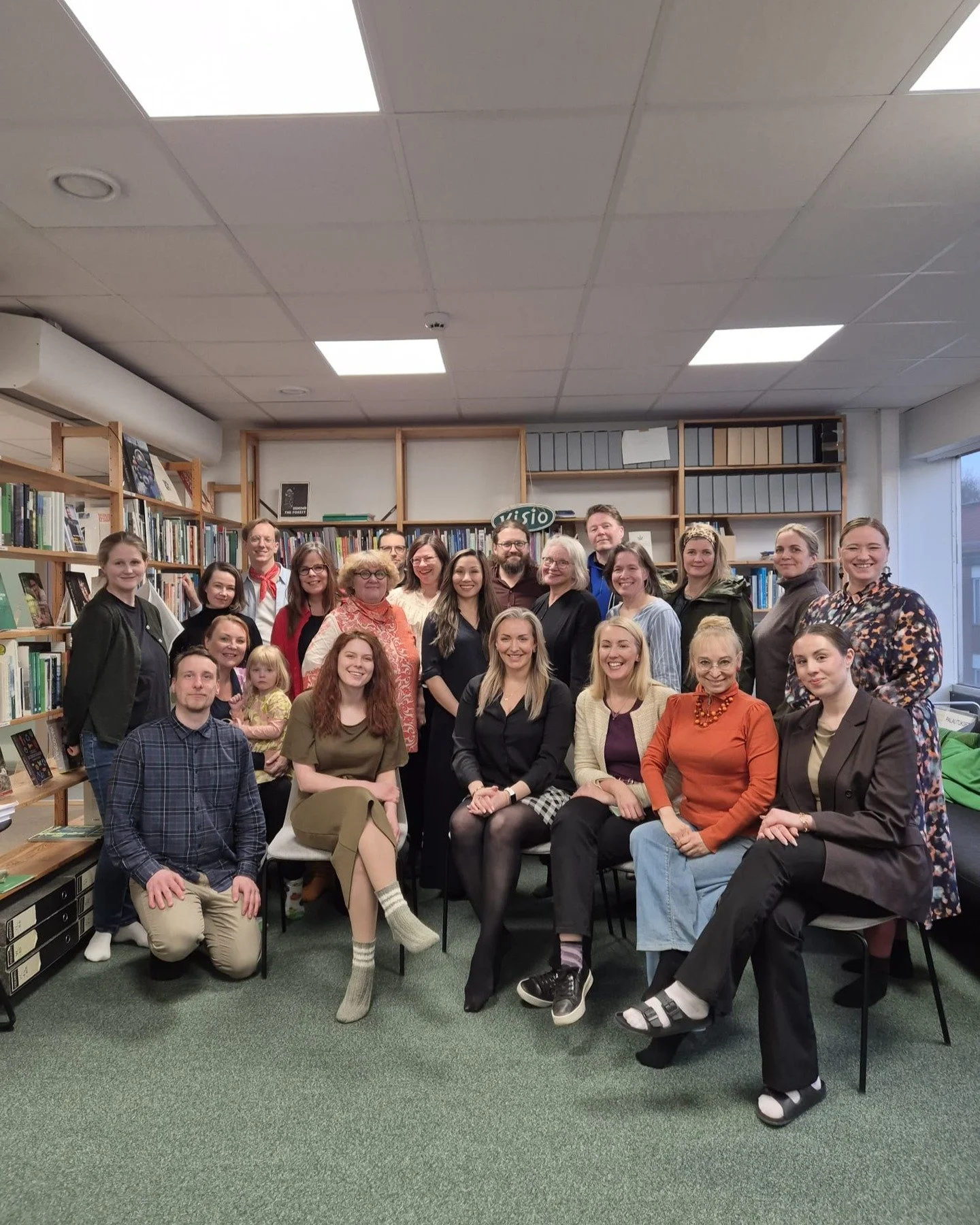 Tapasimme eilen Helsingin, Espoon ja Vantaan vihreiden valtuustoryhmien kanssa. Keskustelimme yhteisist&auml; haasteista kuntapolitiikassa.

Orpon hallituksen leikkaukset ja huolimaton valmistelu n&auml;kyv&auml;t nyt kunnissa monin tavoin. Joukkolii