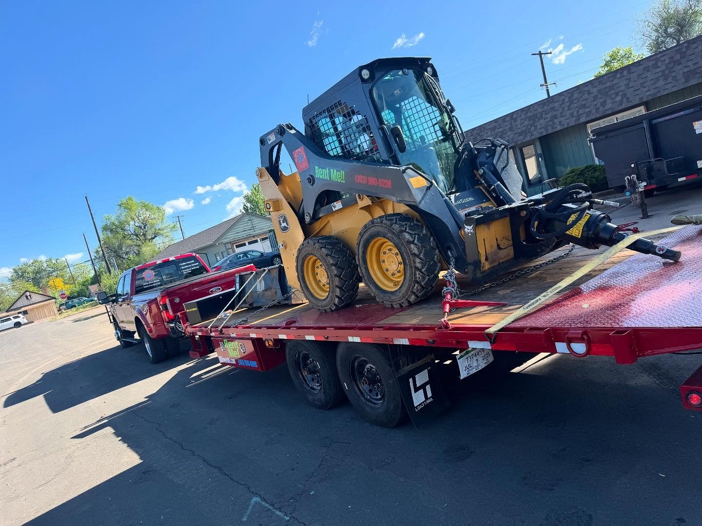 Our BRAND NEW 8x22&rsquo; Power Tilt &ldquo;Deckover&rdquo; Trailer has been getting some miles on her. Over 1,000 in the first week! This morning we used it to deliver one of our skid steer&rsquo;s &amp; an auger to a customer in Denver doing a back