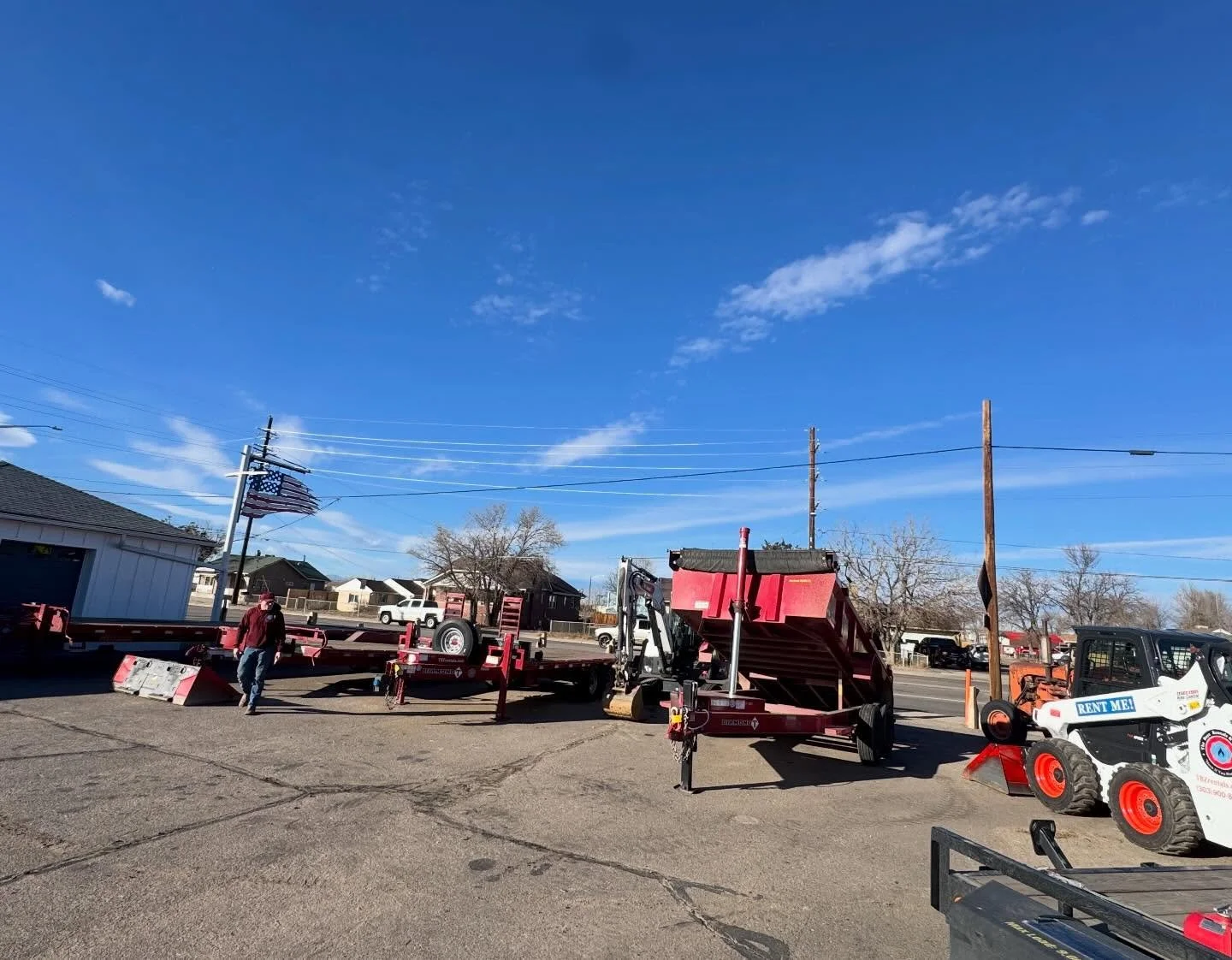 Now THAT is a lineup. Pictured here are just a few of our @diamondttrailer units staged, ready for rent. Proud to serve you with American made, heavy duty trailers for you to get your hard work, DONE. &ldquo;Built Stronger, Last Longer&rdquo; as they