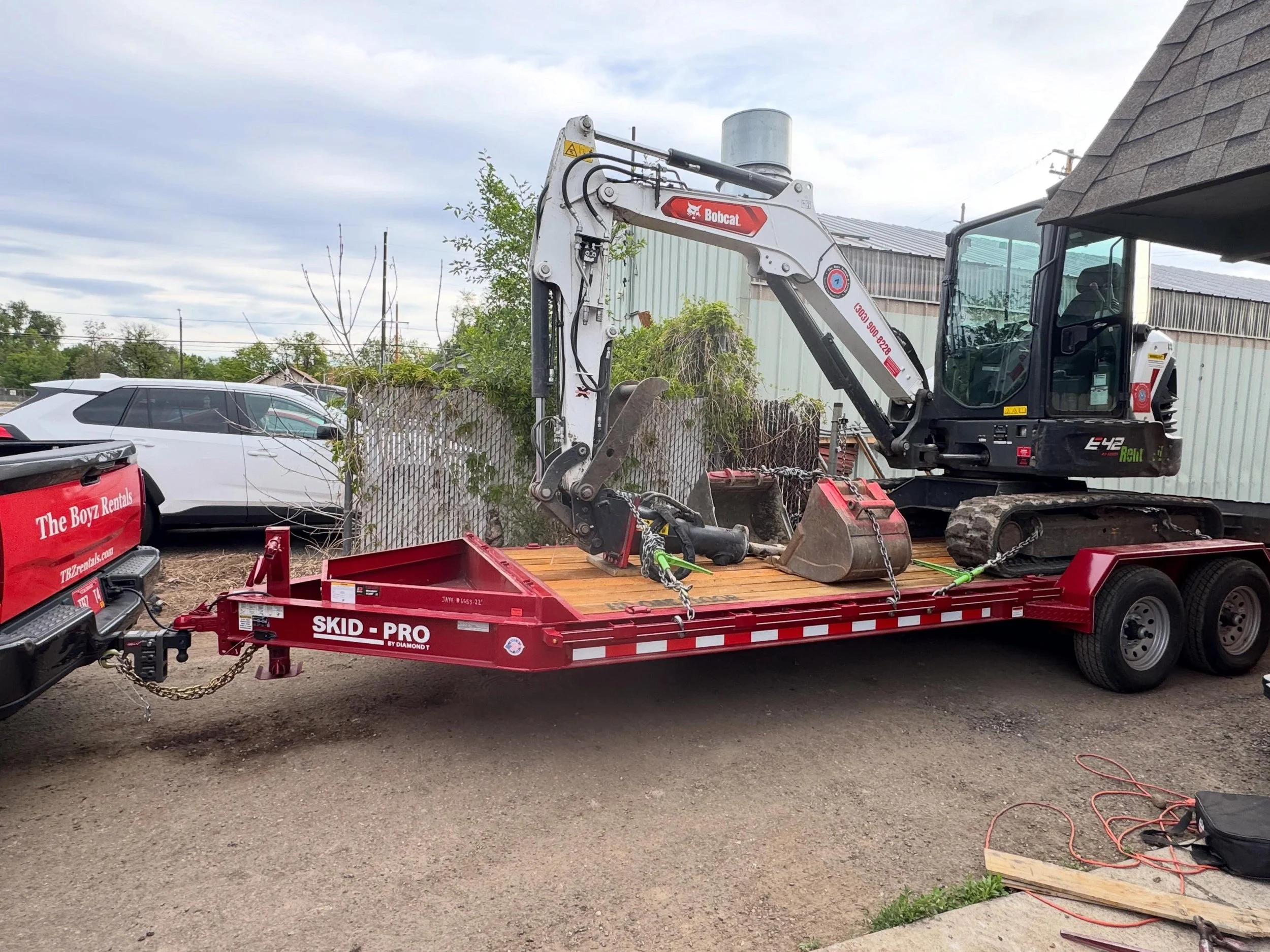 Excavator ✅. Big ole breaker ✅. 2x Buckets ✅. Weekend of hard work ✅. This combo of iron and work got delivered up to Fairplay, CO yesterday for a badass team of men digging in footings and septic prep for a new build home. They flew in from Florida 
