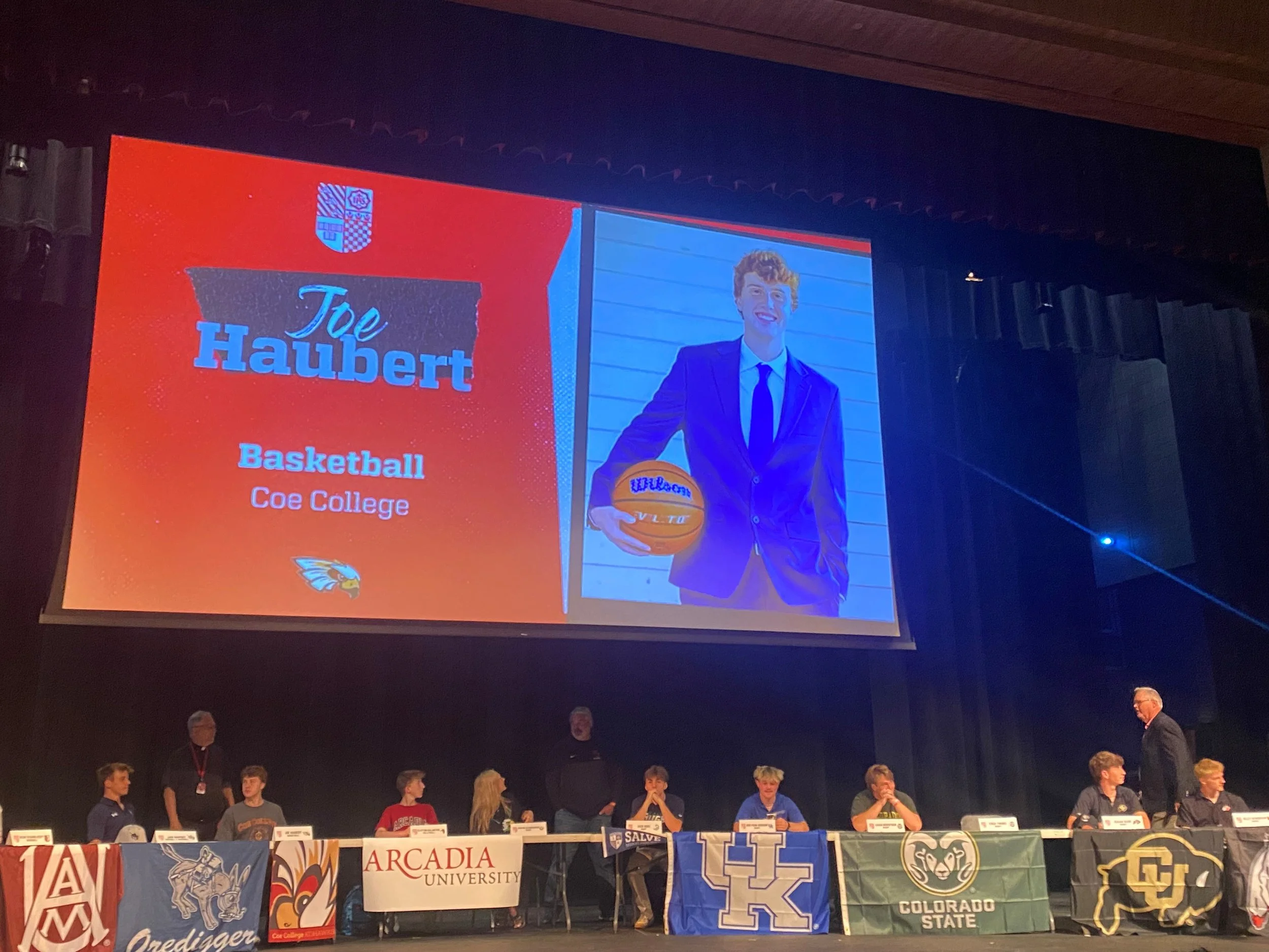signing day 7.jpg