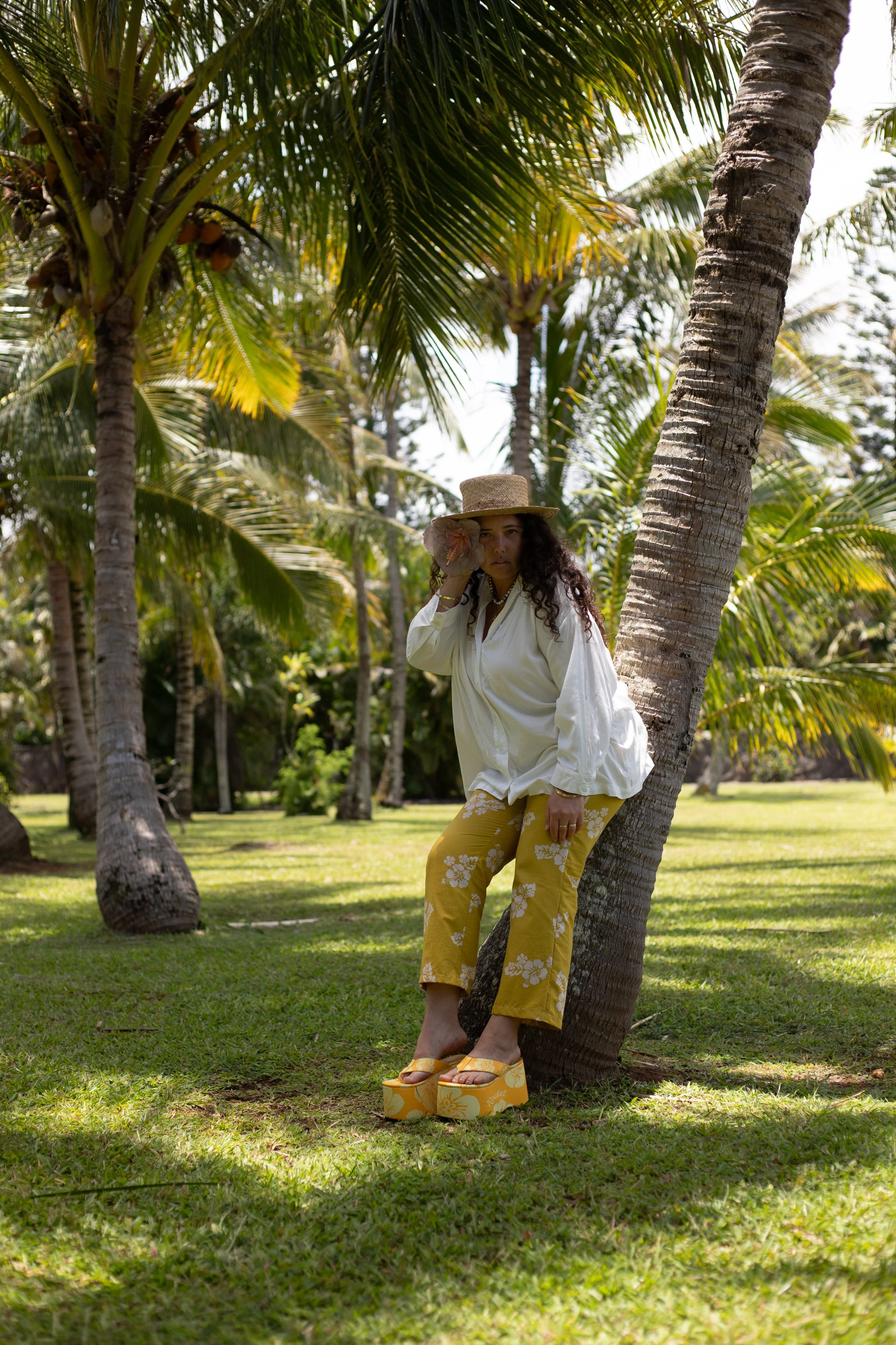 Kū i ke kaila - Cropped Pants Melemele