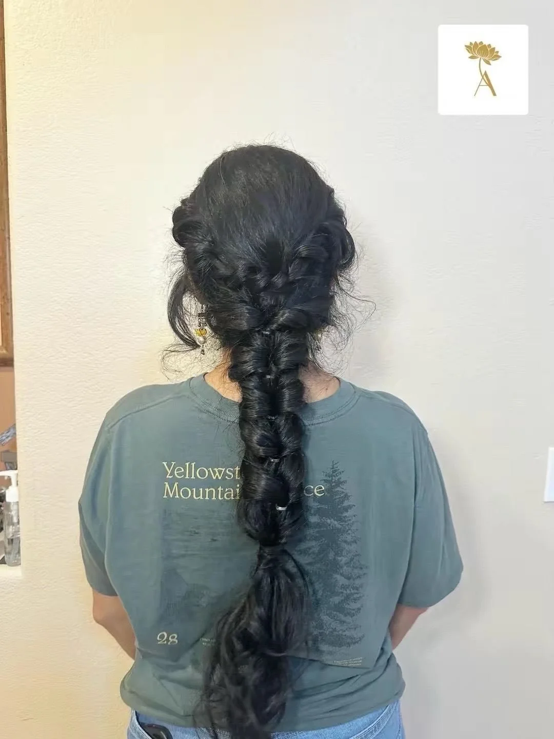 The perfect ethereal braid that&rsquo;s perfect for any occasion!

DM or email contact@Alankritaco.com to book your next appointment!

#hairstylist #SouthAsianEvents #bookyourappointment #braid #AlankritaCo