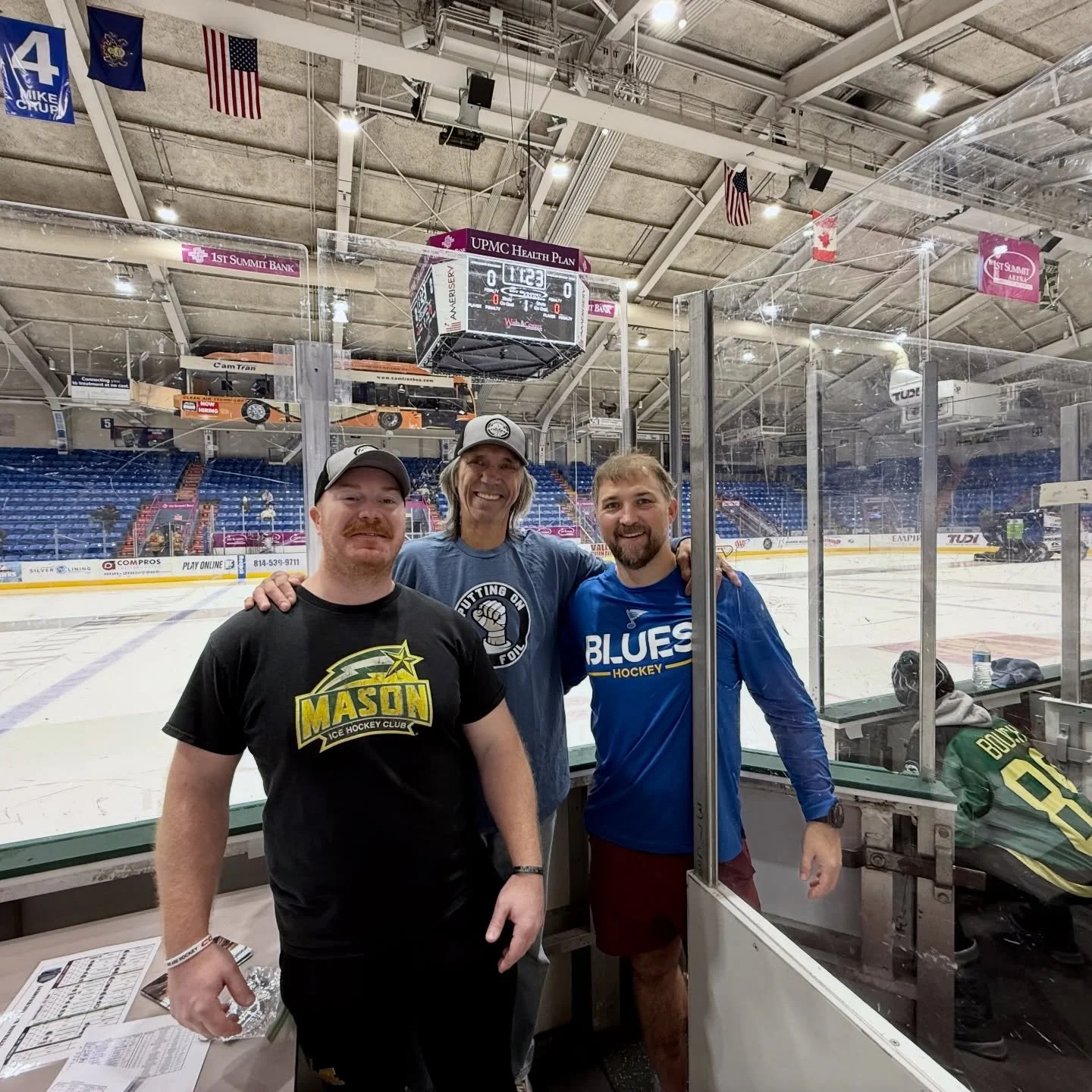 Putting on the foil with the legendary @steve_carlson_hansonbrother17 at the 5th annual Johnstown Veterans Day tournament 🇺🇸

A badass in Slap Shot and a true hero for the sport &mdash; thanks, Steve, for all you&rsquo;ve done and continue to do fo