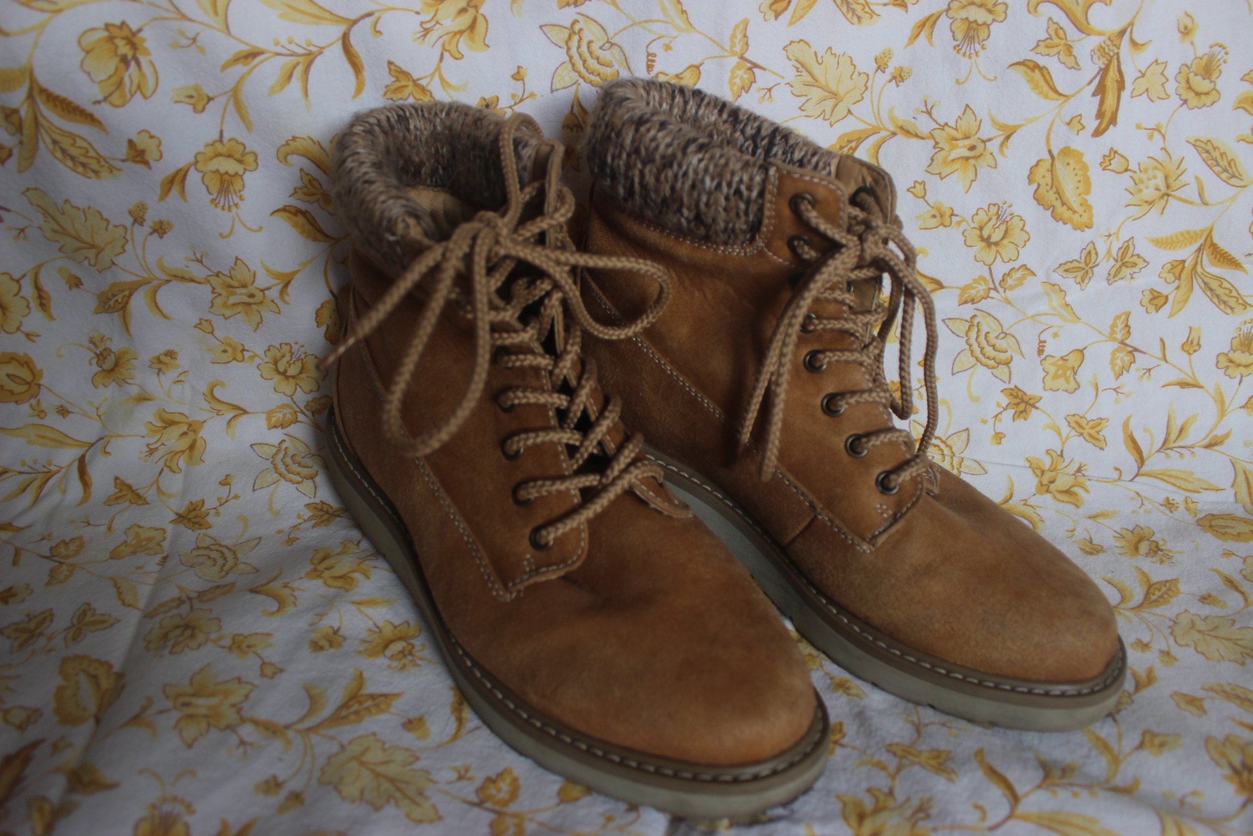 Sonoma Tan Lace-Up Boots – Size 7