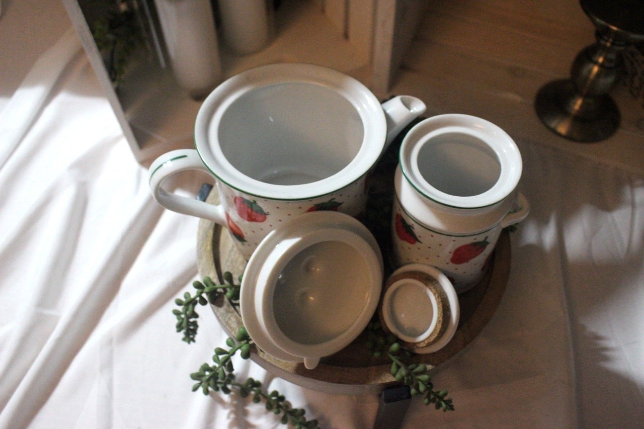 strawberry+creamer+set+2.jpg