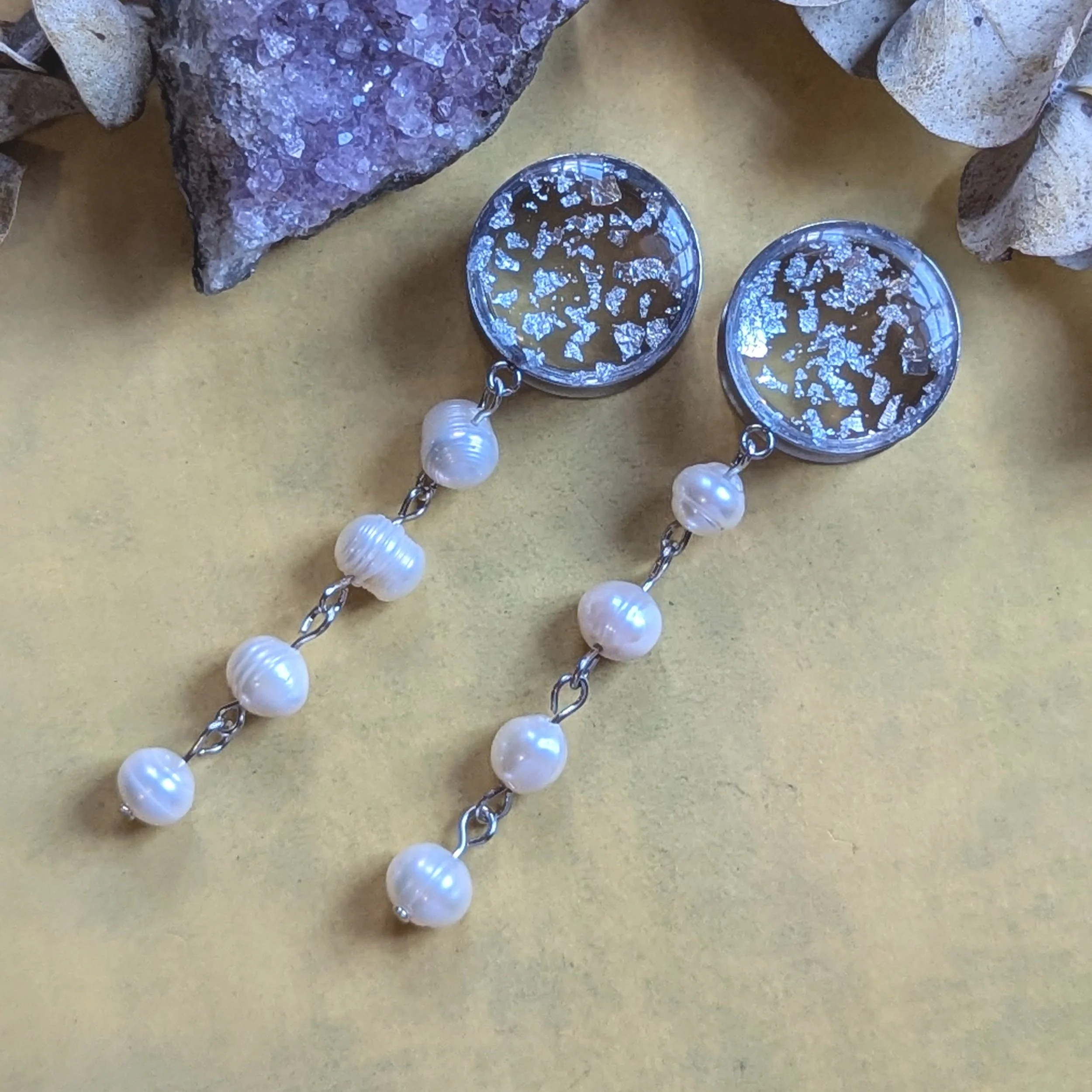 Pearl dangle gauges