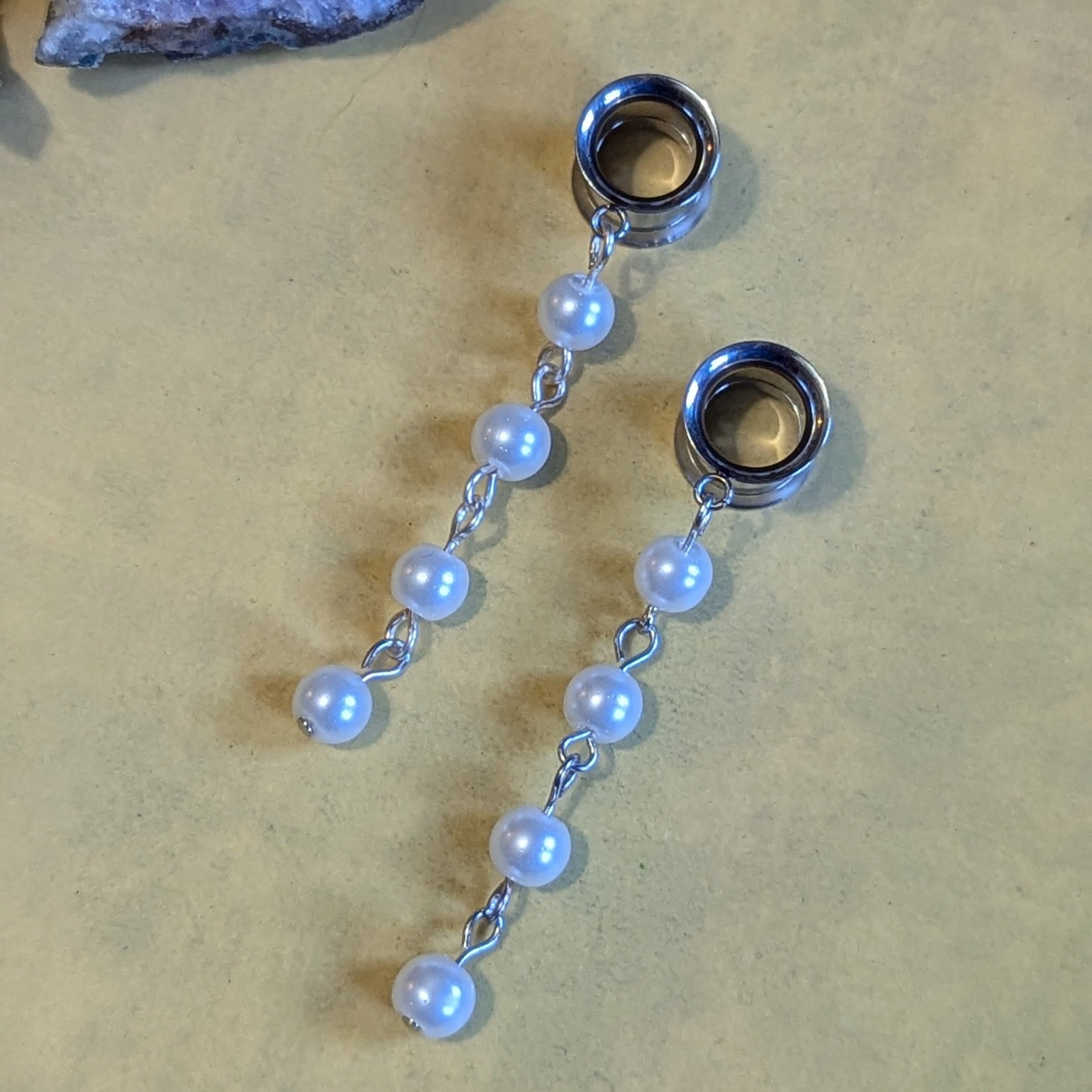 Faux pearl dangle gauges
