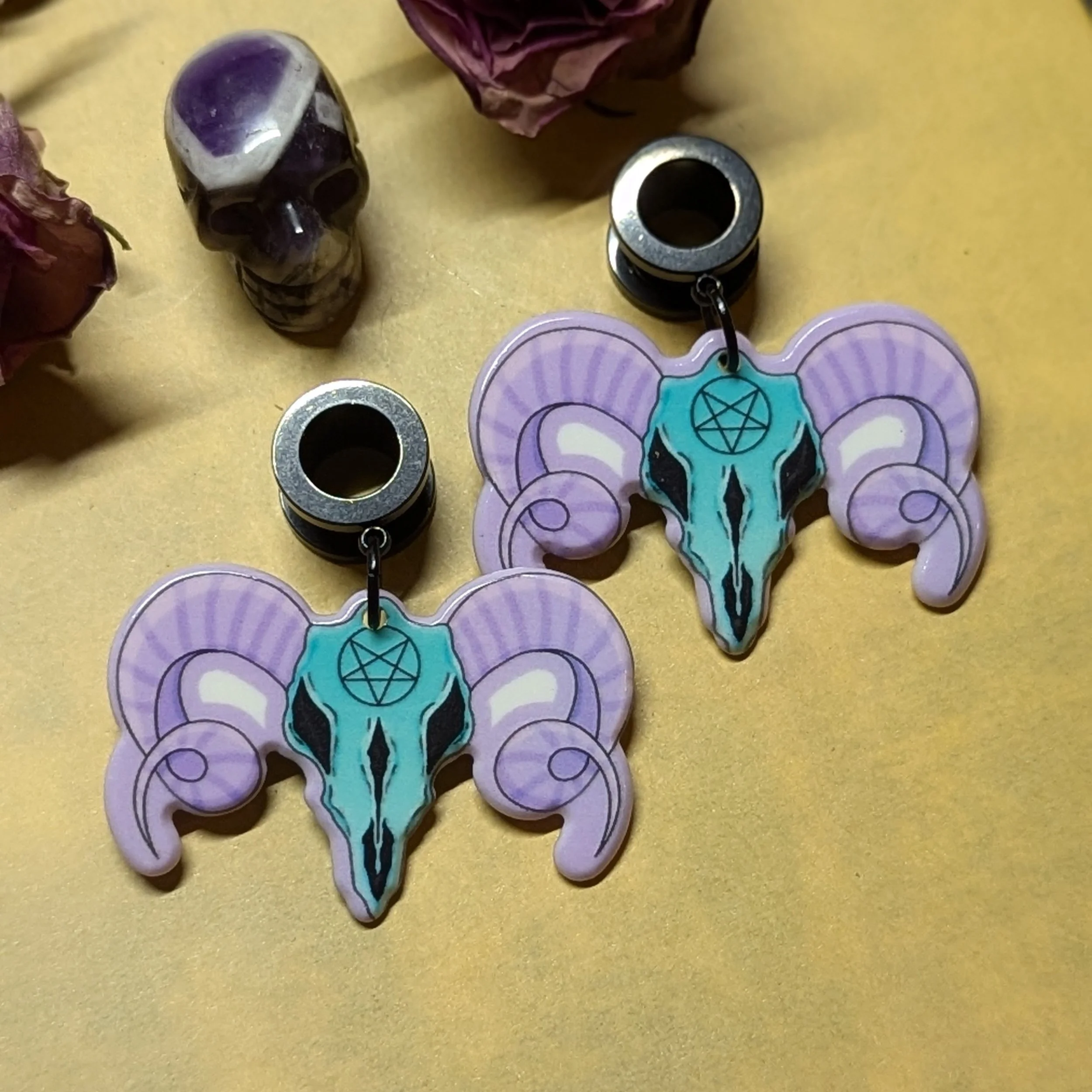 Witchy dangle gauges