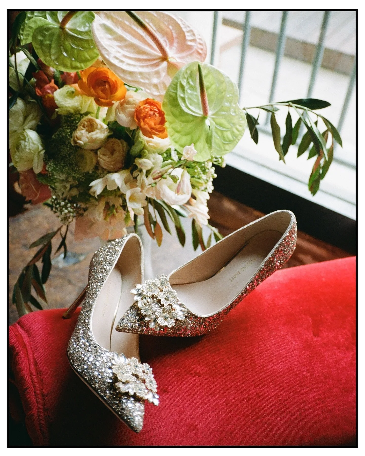 Details on Film 💐✨👠 #35mm 
Florist: @withpris_