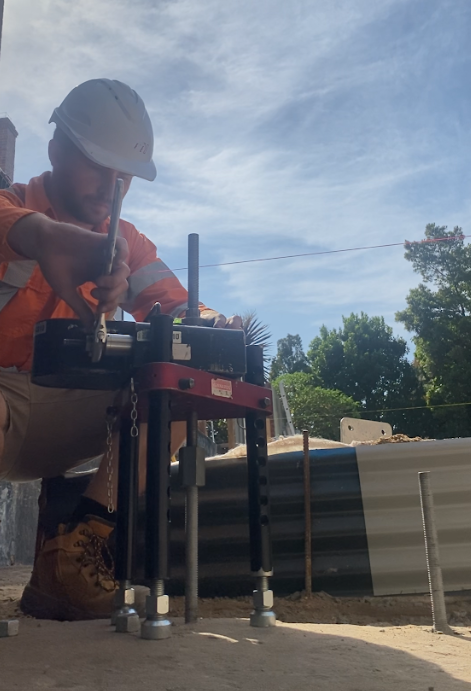 Anchor pull-out testing on concrete structure in Sydney using calibrated equipment