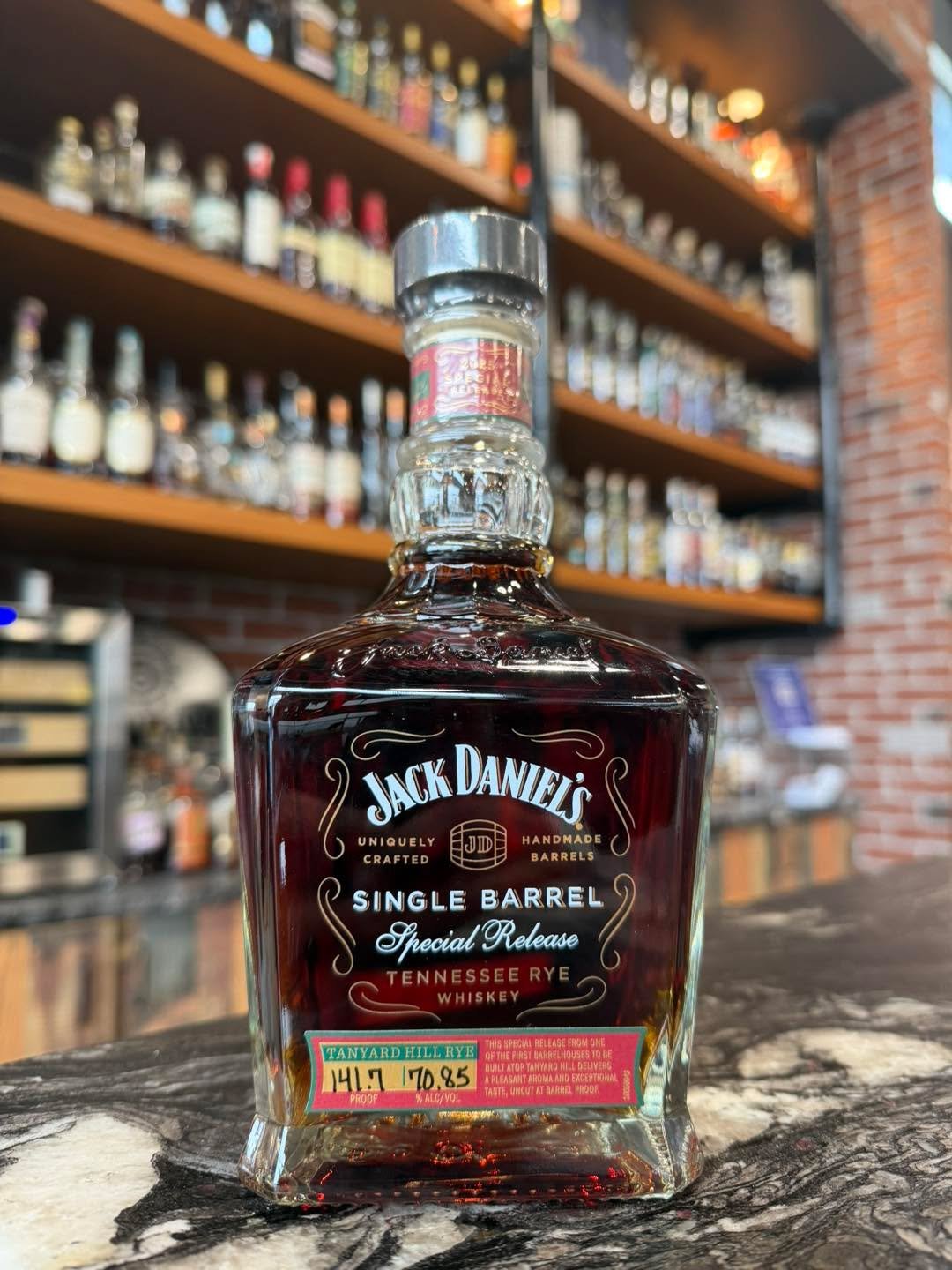 🥃 NEW POUR ALERT! 🥃
Jack Daniel&rsquo;s Tanyard Hill Rye &mdash; a powerhouse 141.7 PROOF &mdash; is now available by the pour at the Barrel Heads Tasting Bar! 🔥

This one is bold, rich, and absolutely worth the sip for all the rye lovers out ther