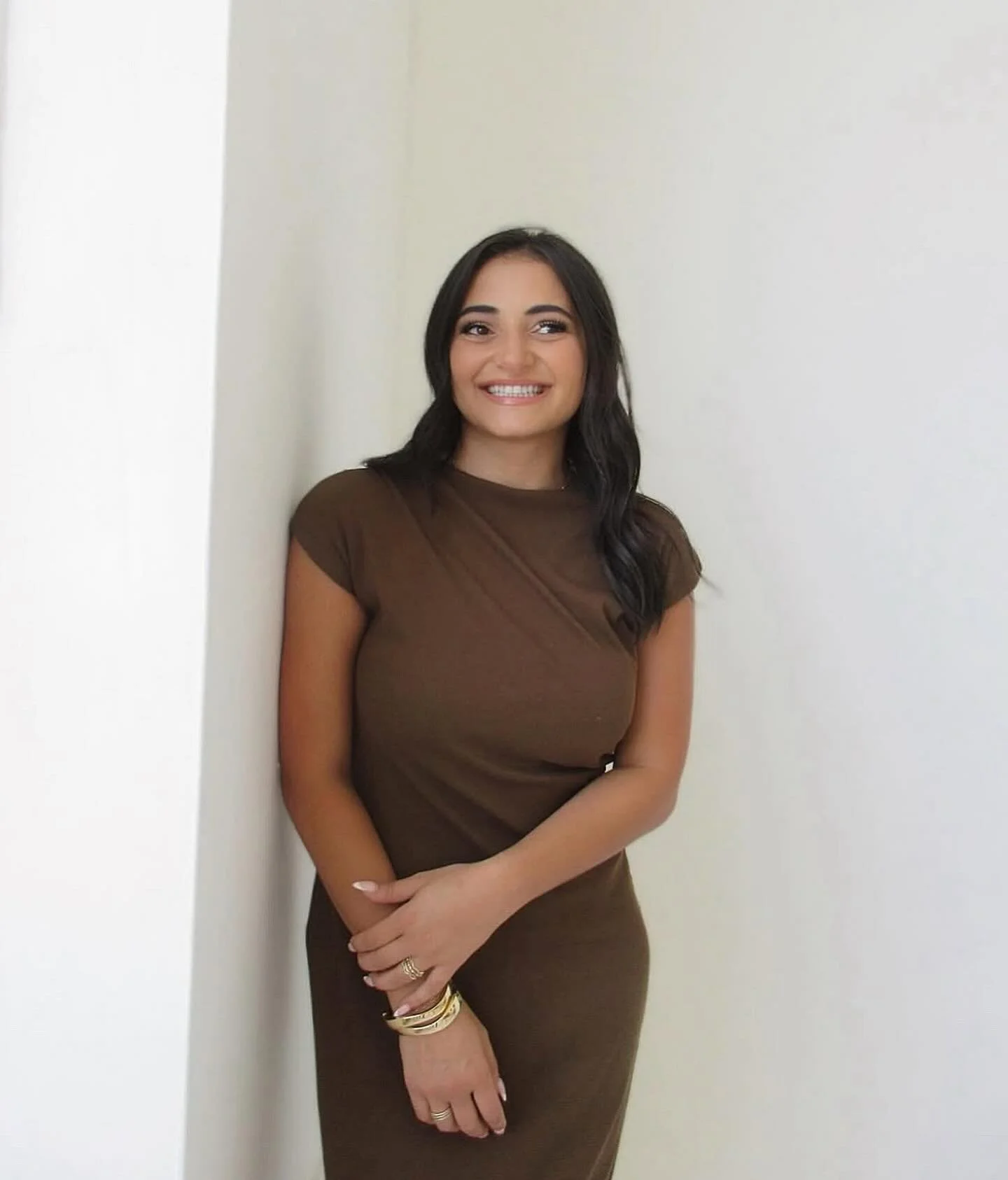 Hi! 👋🏼 I just wanted to reintroduce myself to all the new faces here!

I&rsquo;m Lexi&mdash;the founder of Wellhouse &amp; a therapist at @everybodytherapyny.

I work with individuals in their 20s &amp; 30s navigating anxiety, complex trauma, body 