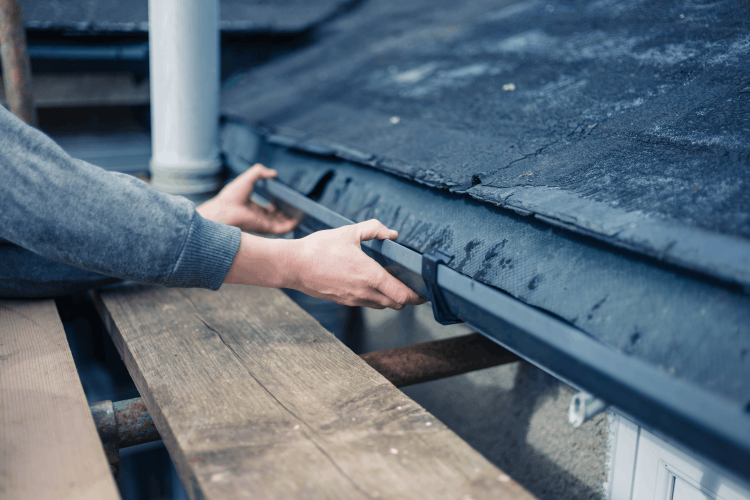 Alberta Homeowners’ Guide to Choosing Durable Gutter Materials