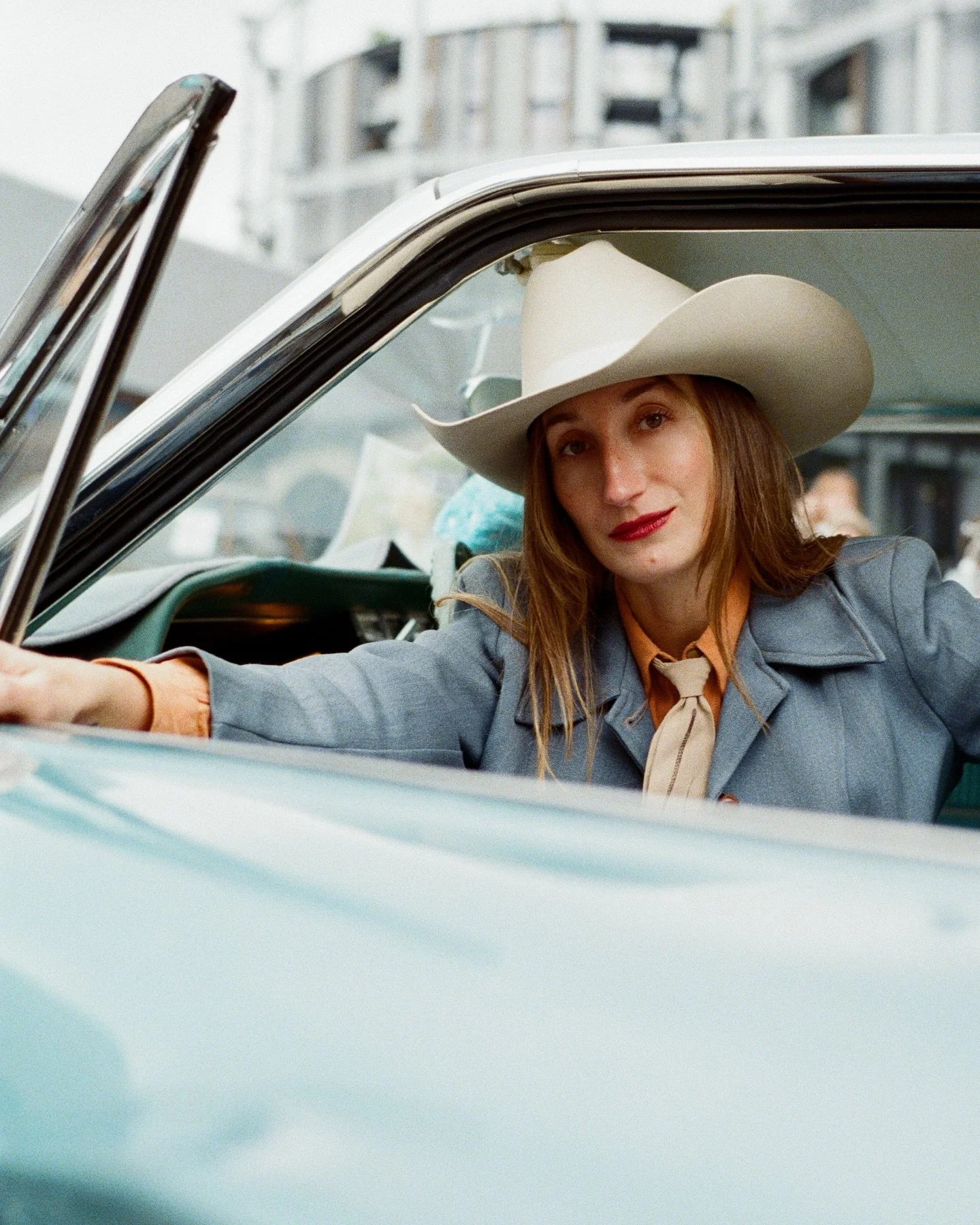 @classiccarbootsale throwback. I actually wore this outfit once before, but with vintage, outfit repeating is a must. 

@dominik_nal made me look like I just pulled up in  Thunderbird to get my morning coffee, so yeah, please enjoy it and for the det