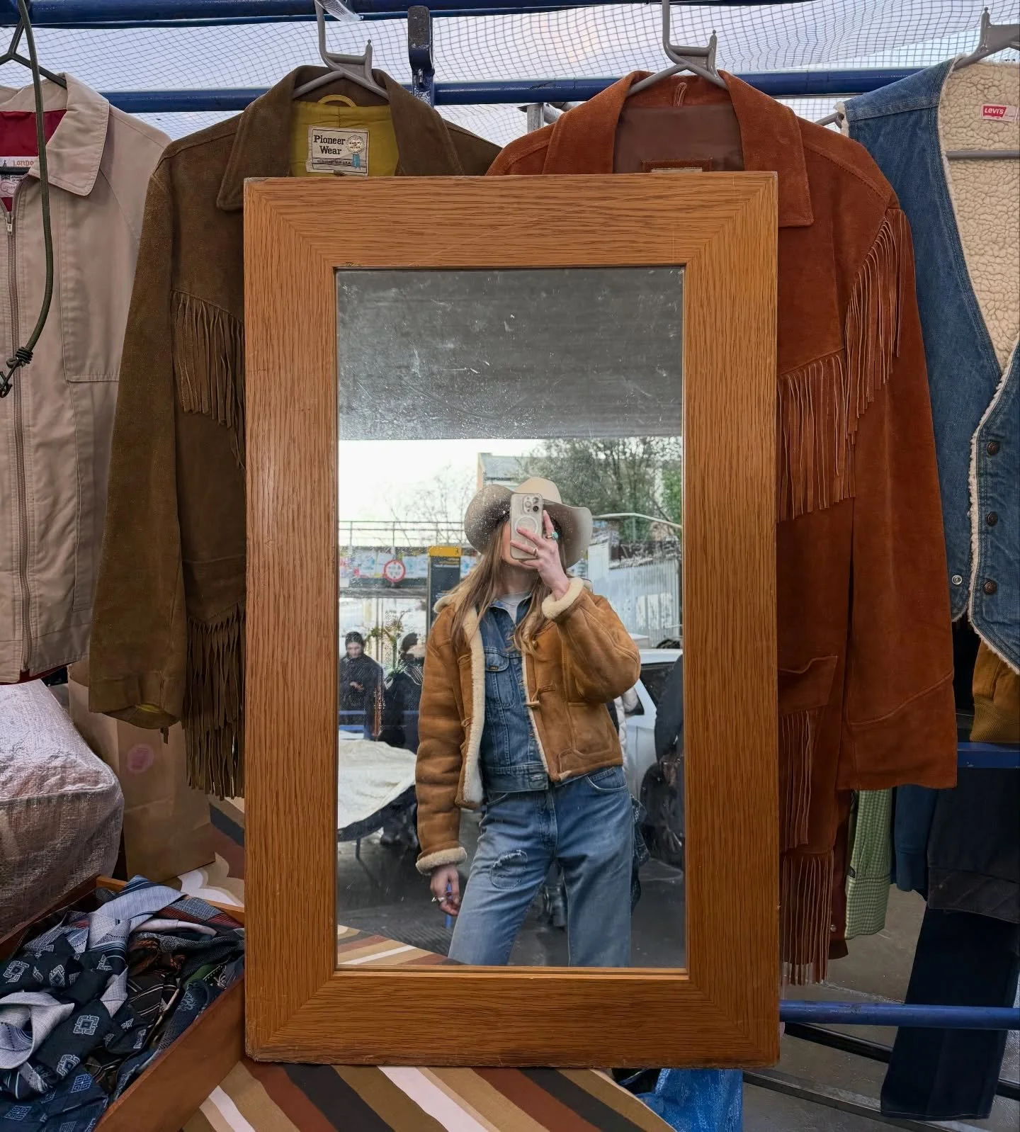 Luckiest cowgirl this side of the pond because I get to call this my job 🫶

Taking a short break to recharge and work on a long overdue online drop, will be back at the Bello Valentine's weekend to break your hearts &amp; wallets 😇

Thanks again, L