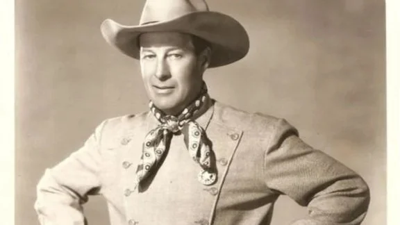 All you need to know about the bib-front shirt