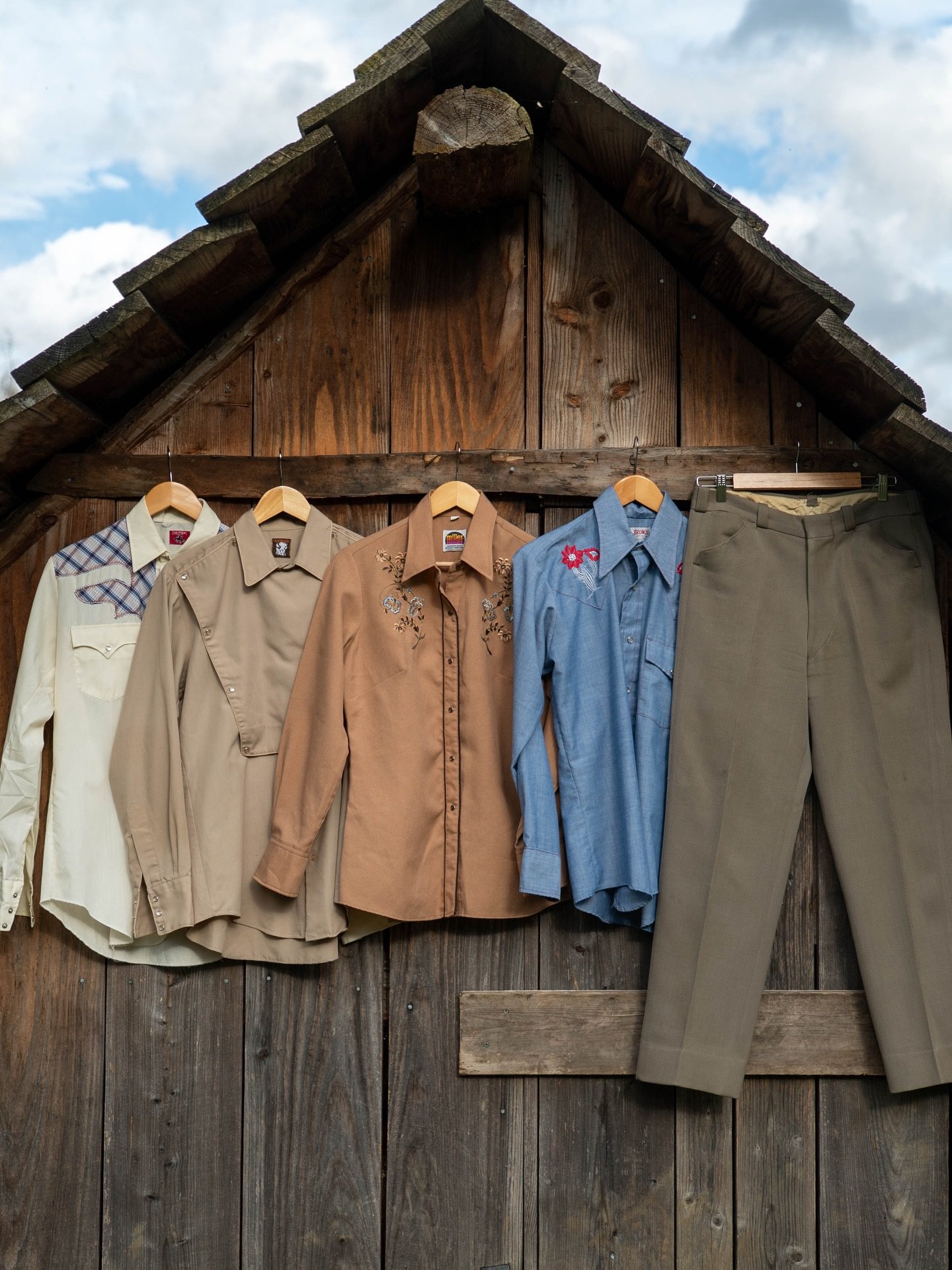 These are some of the newest pieces currently available, but still unlisted. 

Find me this weekend at the @portobellogreenmarket for a first dib or DM for more info 💌