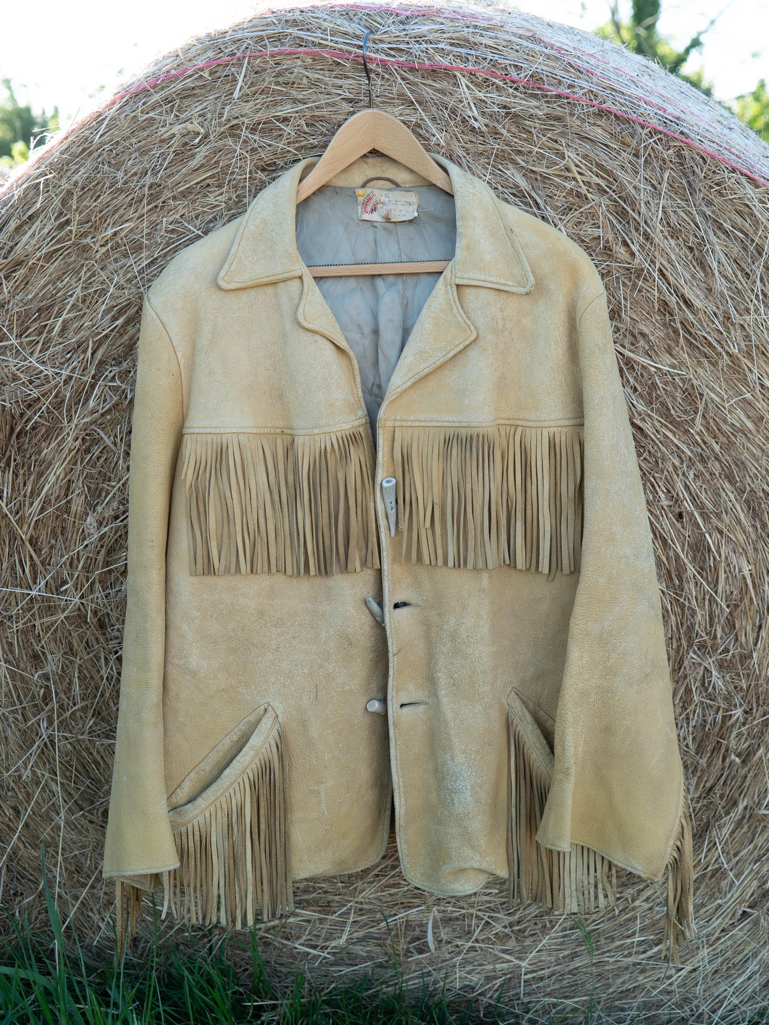 1950s Geronimo in size L

listed 💎