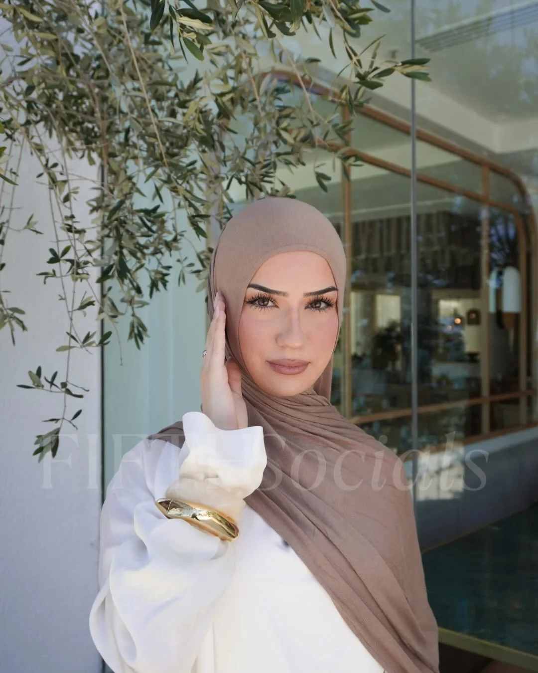 Capturing the essence of jersey hijabs: effortless drape, timeless comfort, a staple. 

A collection of moments from our content shoot day. 

#contentshoot #ecommerce #hijabbusiness #ｍodels #sydneycontentcreator
