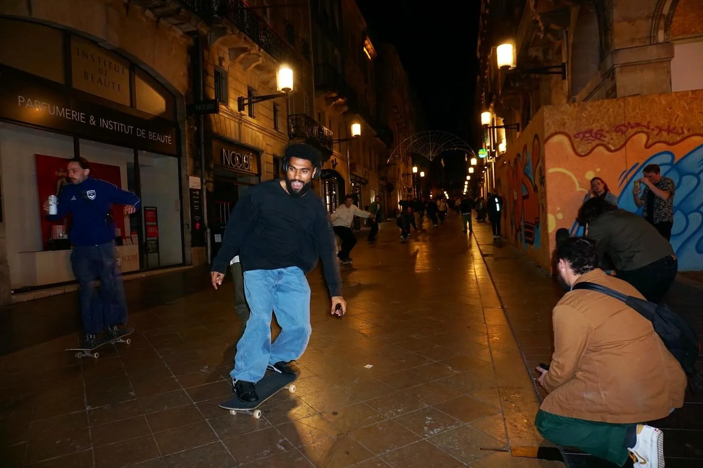 Bordeaux, France. 2024. #bordeaux #skateboarding #bordeauxskateboarding #skateurbanism #architecture #urbanism #bordeauxcity #architecturephotography #streetlifephotography #streetphotography