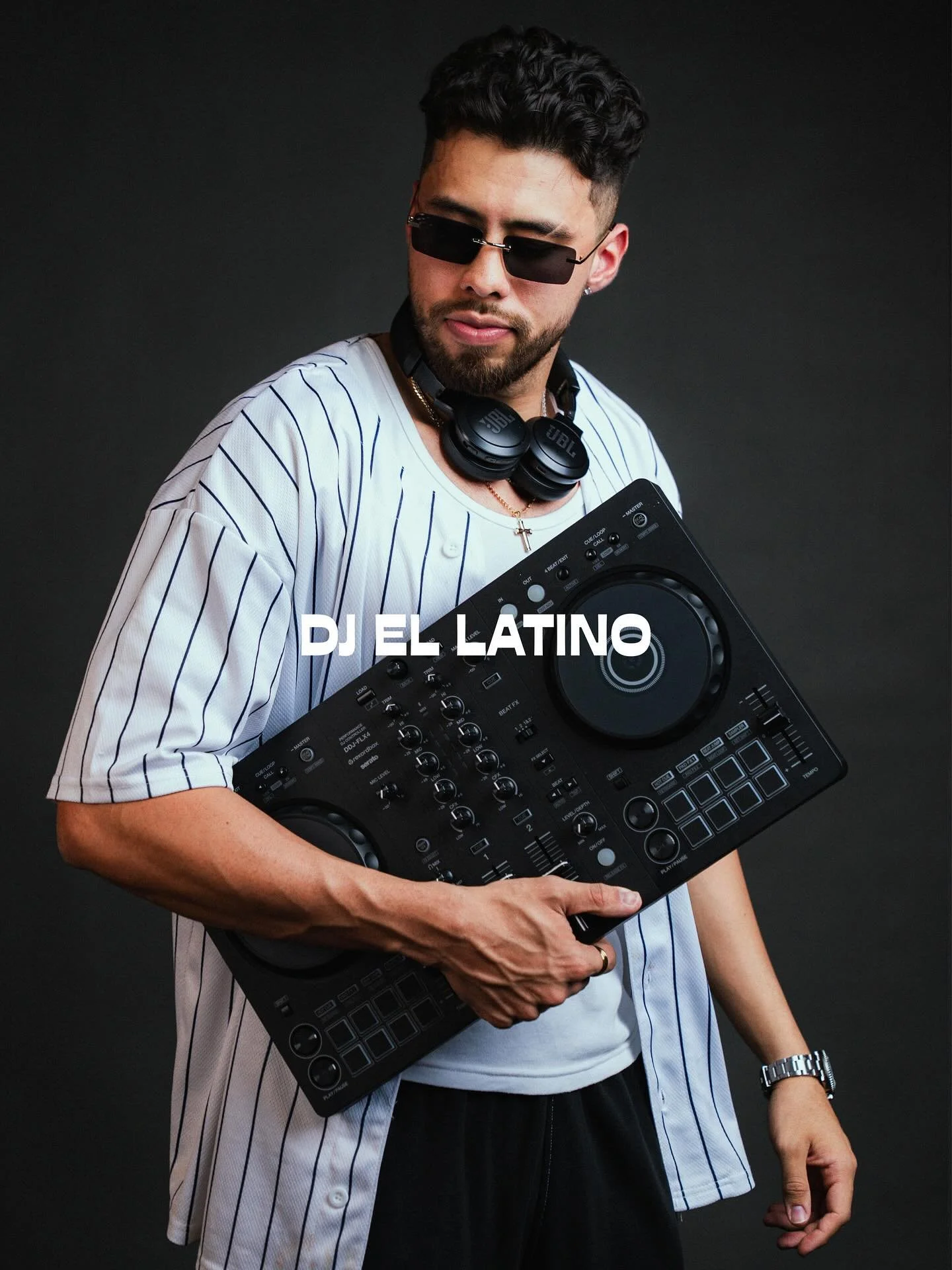 Another creative moment captured at Anyone Studio. Where talents like DJ El Latino come to express, create and collaborateโจ
—
๐ฝ @djellatino 
๐ธ @atozmedia.au
๐ @anyonestudiodarwin
#AnyoneStudioDarwin #DarwinPhotographyStudio #DarwinStudio #D