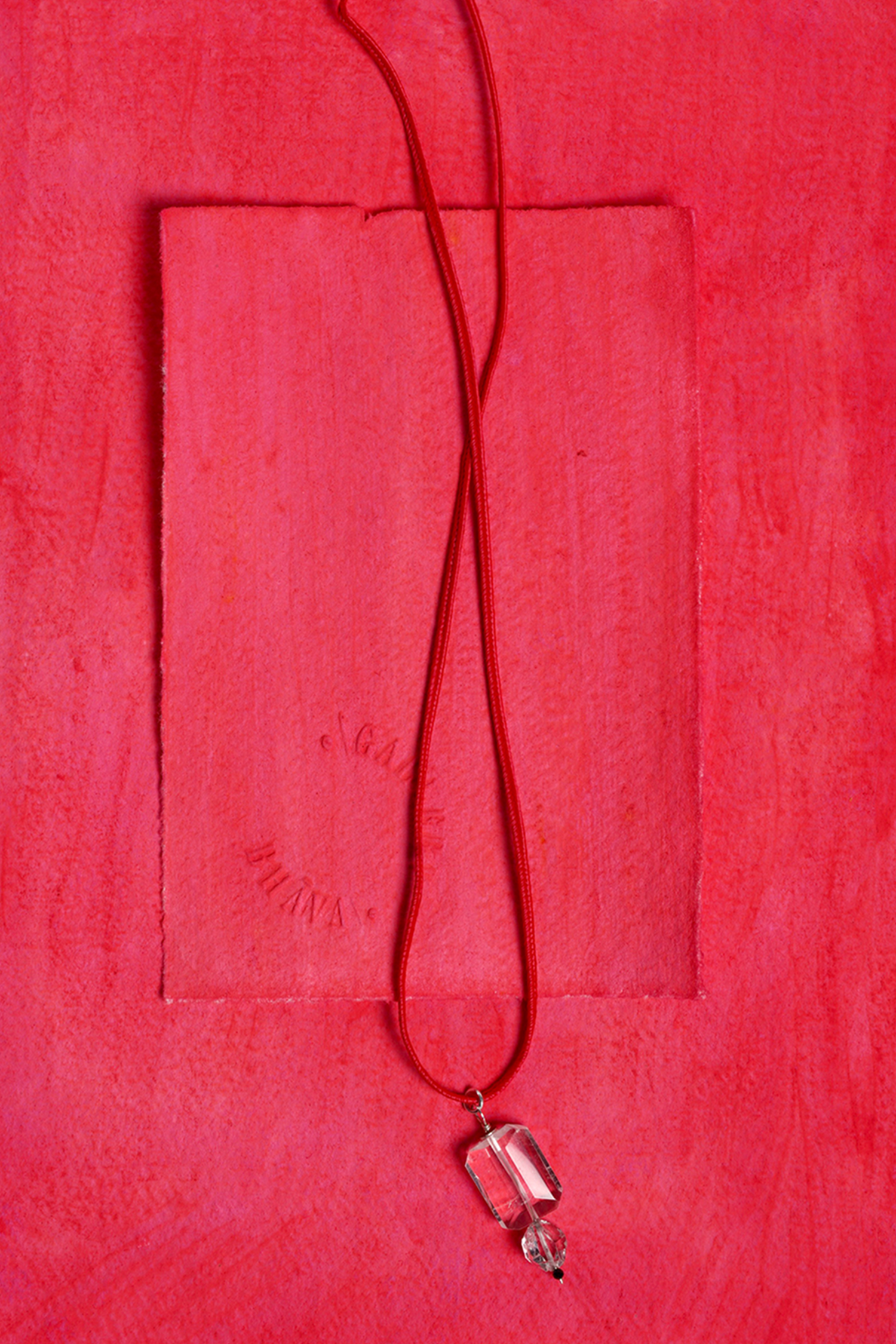Quartz pendant red backround 4.png
