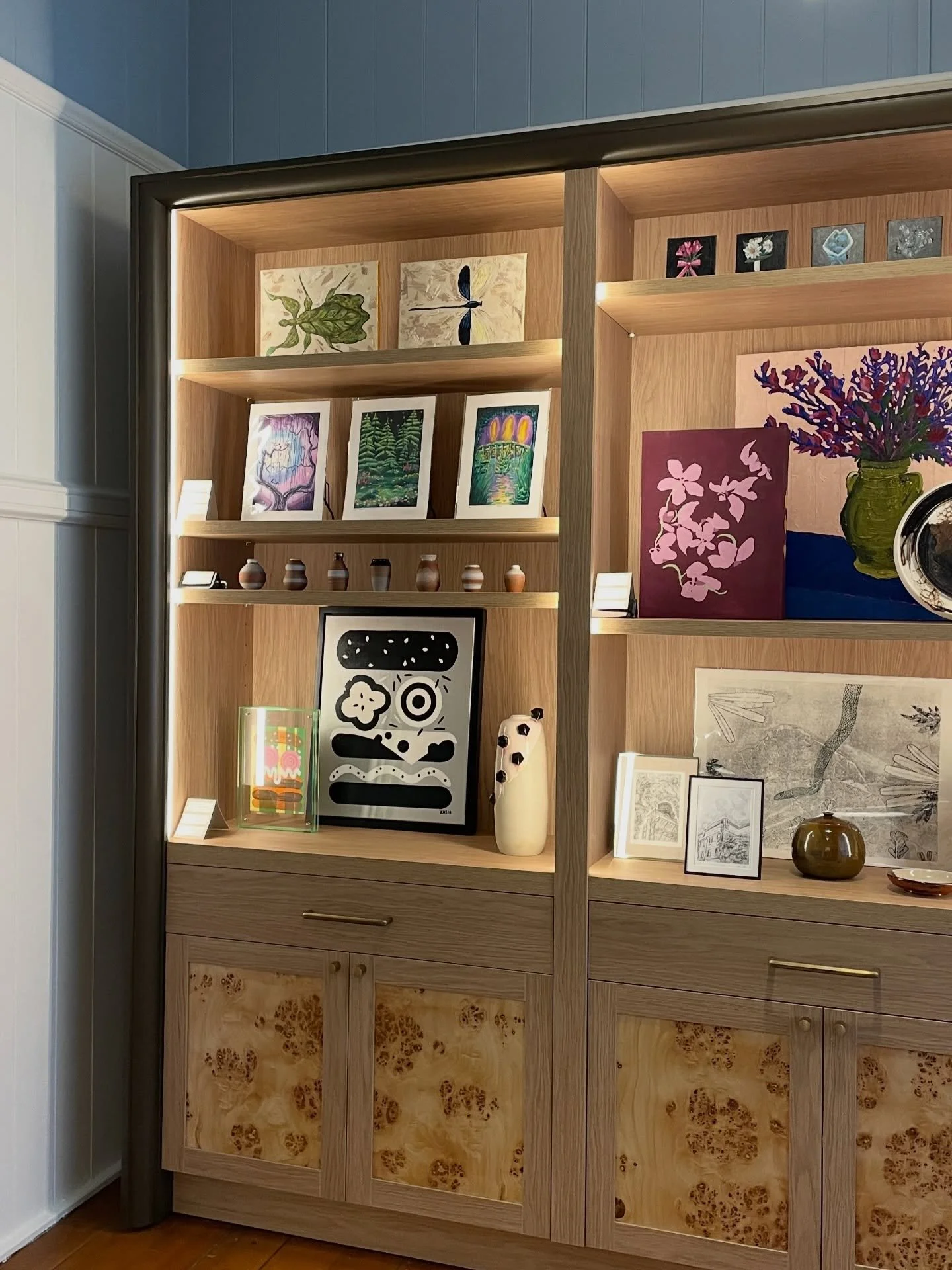 Last Friday night at @darkponygallery opening night! What a turn out, thanks for buying original artworks from small artists like me. 😊✨🍔