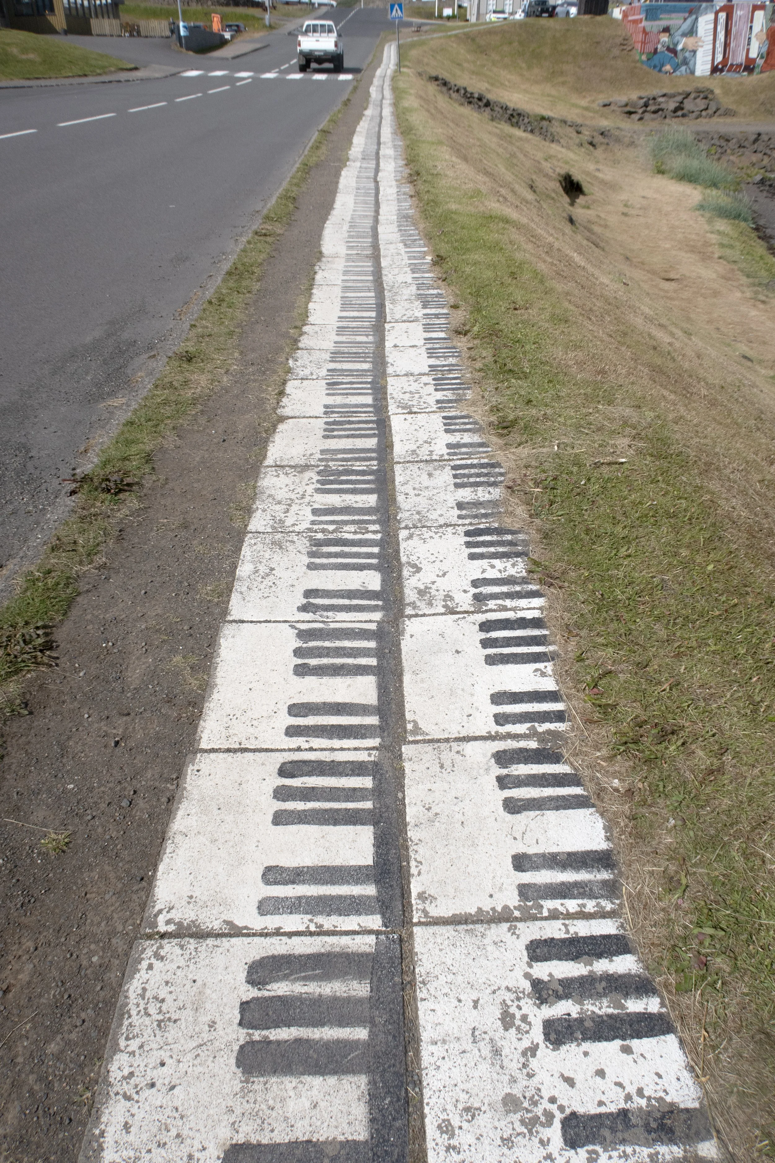 Djupivogur pianovei.jpg