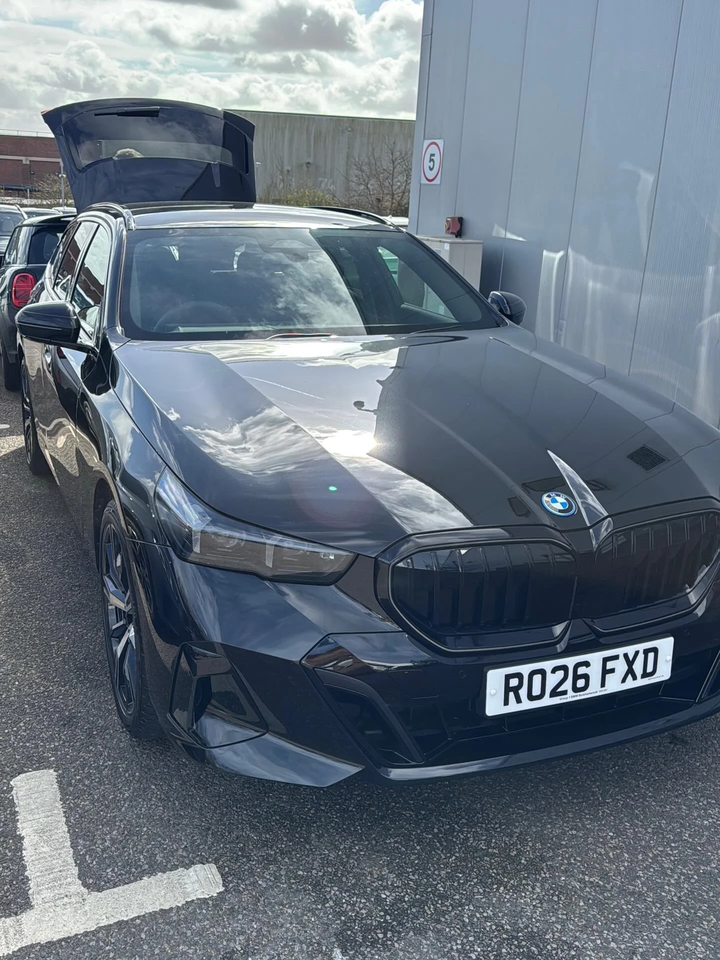 Plug in Hybrid 🔌Estates don&rsquo;t get much better than this Graphite Black Metallic BMW 530e MSport Pro, supplied to another great customer 👍