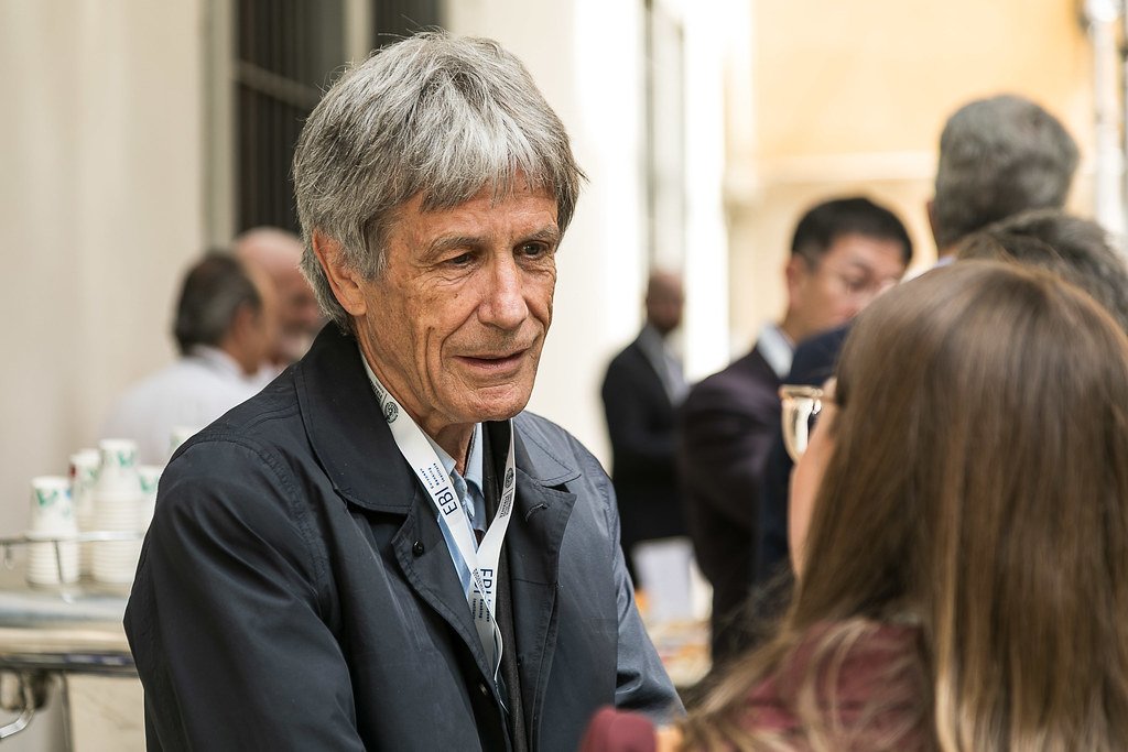 Rolf H. Weber with Aurelia Birne in the cloister of the Rector's Office. Florence, 8 May 2025. Photo: Andrea Pecchioli / Fotoproject.