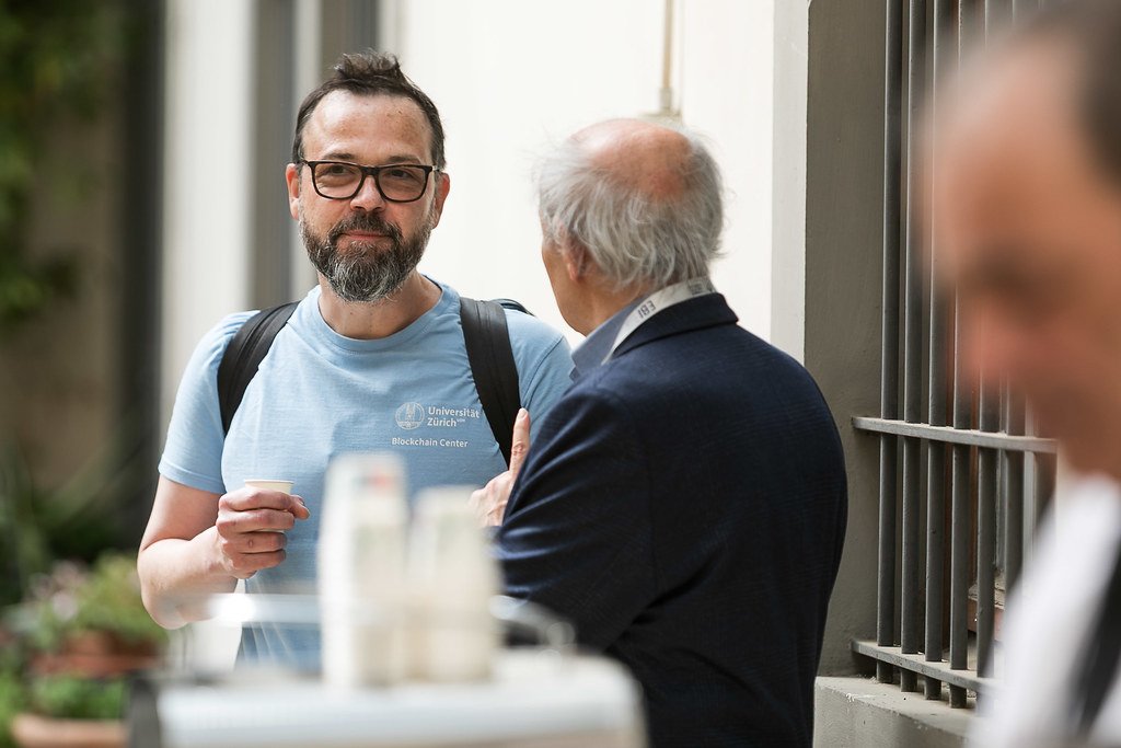 Claudio J. Tessone during the networking break. Florence, 8 May 2025. Photo: Andrea Pecchioli / Fotoproject.