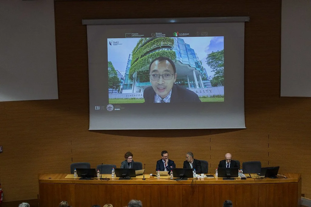Heng Wang (SMU) joining Panel 1 remotely. Sala Convegni, Social Sciences Campus, 9 May 2025. Photo: Serena Gallorini / Fotoproject.