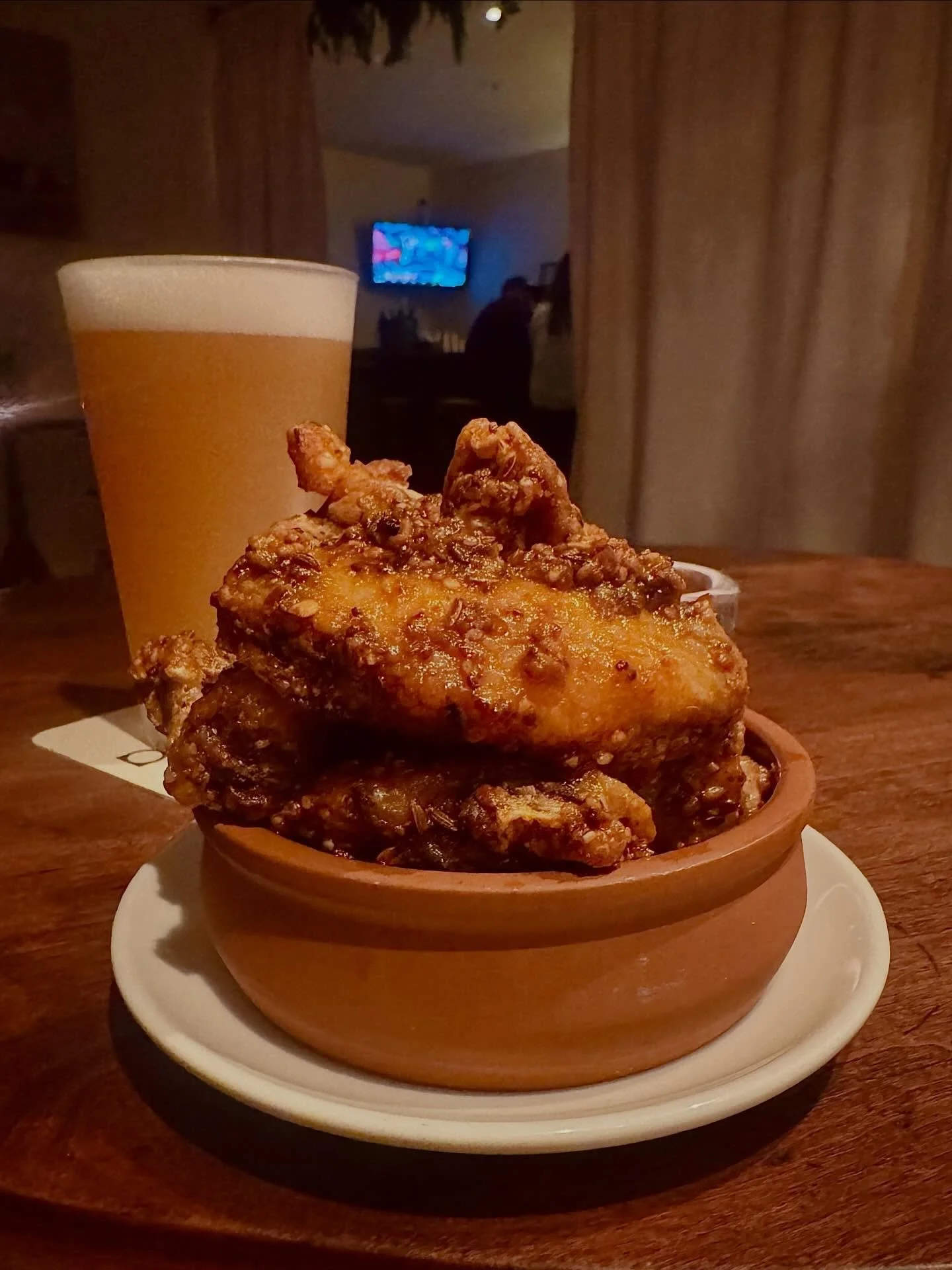 You asked, we listened. 🍗🍗🍗

Chicken wings in our Bar Room Menu: Salsa Macha, Buffalo or Plain.